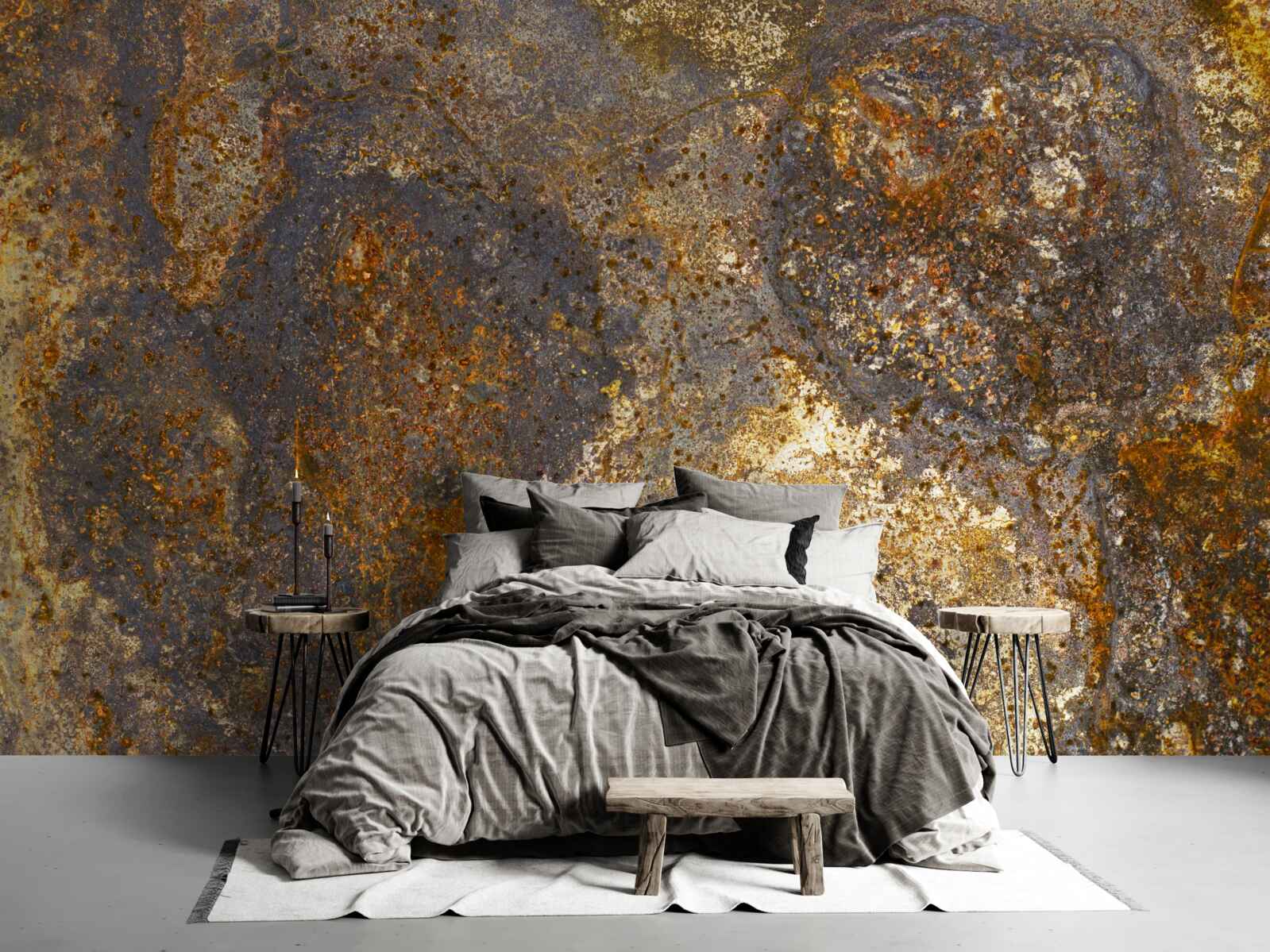 Fototapet vopseaua care este crăpată și începe să se exfolieze