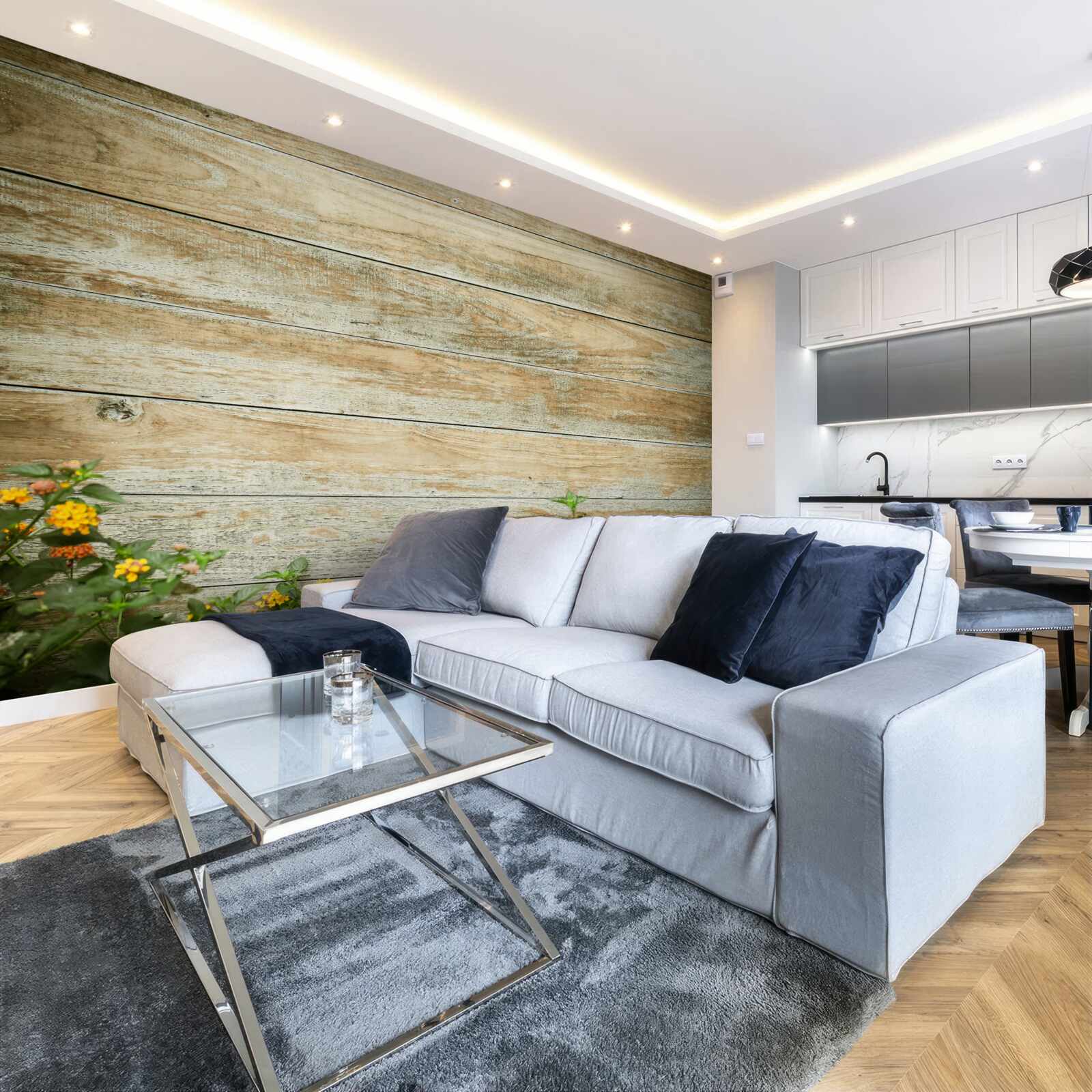 Fototapet flori galbene pe fundalul parchetului înconjurat de verdeață