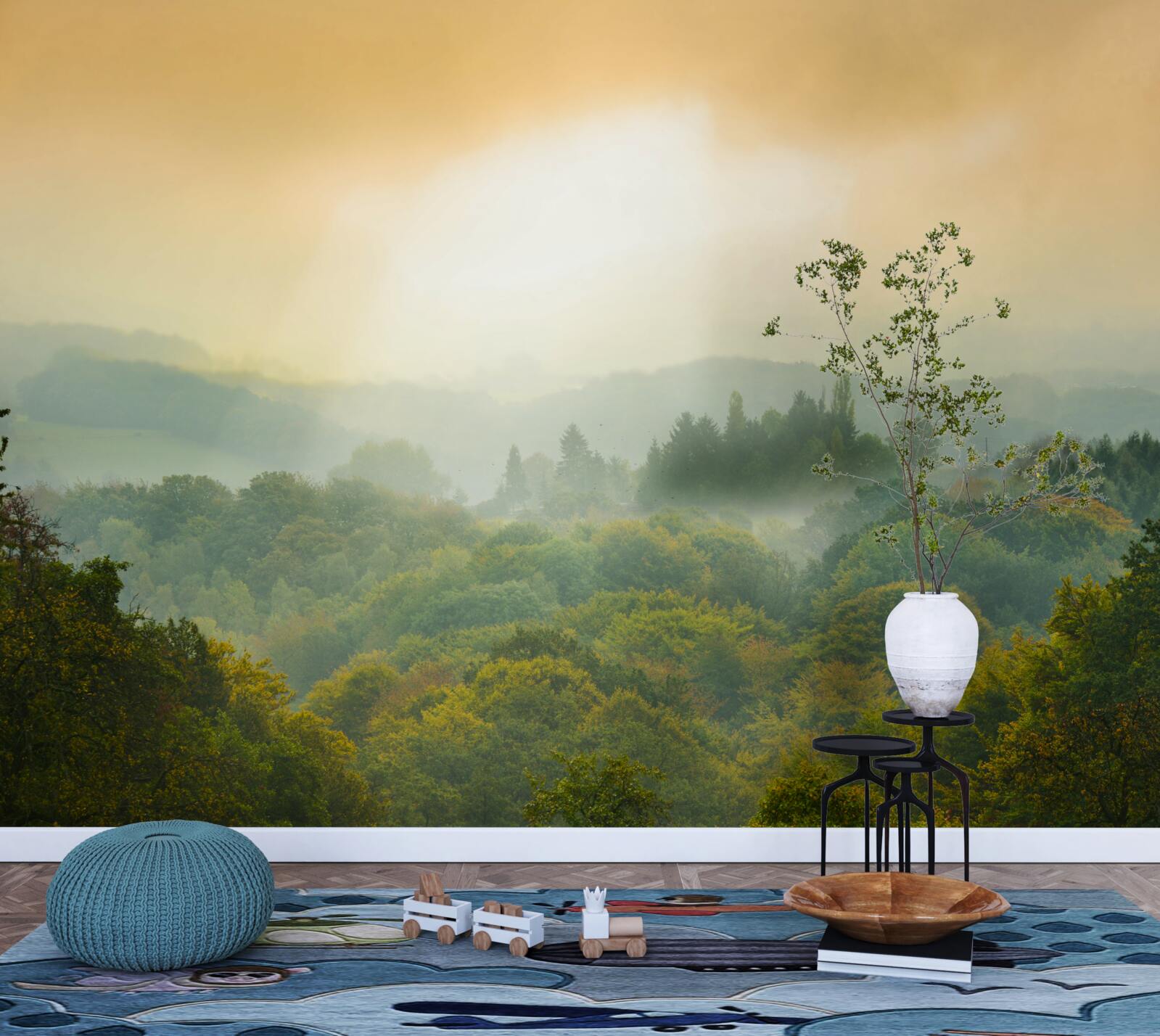 Fototapet Zorii răsar peste o pădure afumată