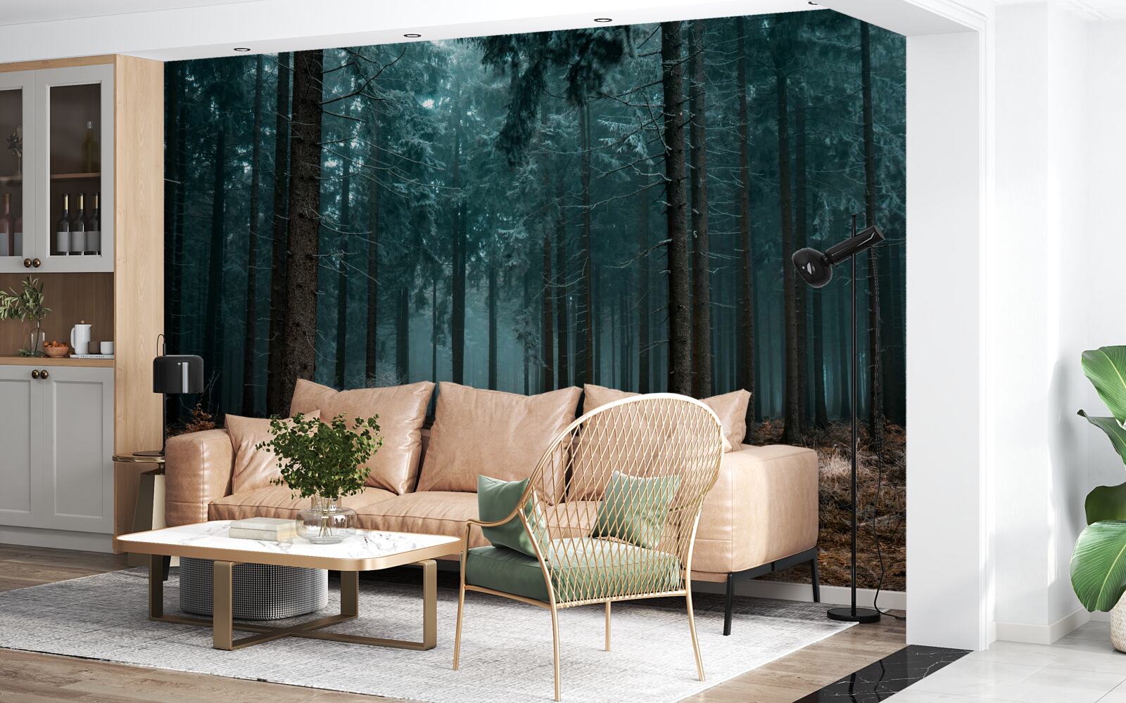 Fototapet traseu valoros în pădurea densă și cețoasă