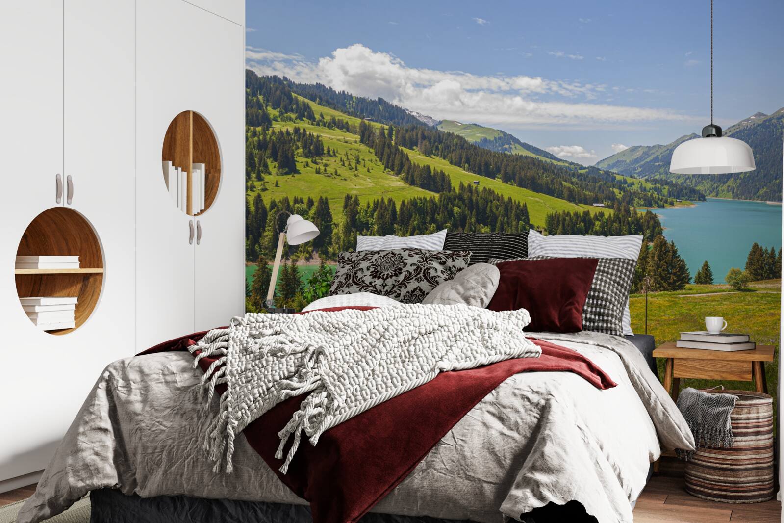 Fototapet lacul ongren cu ape azurii în munți