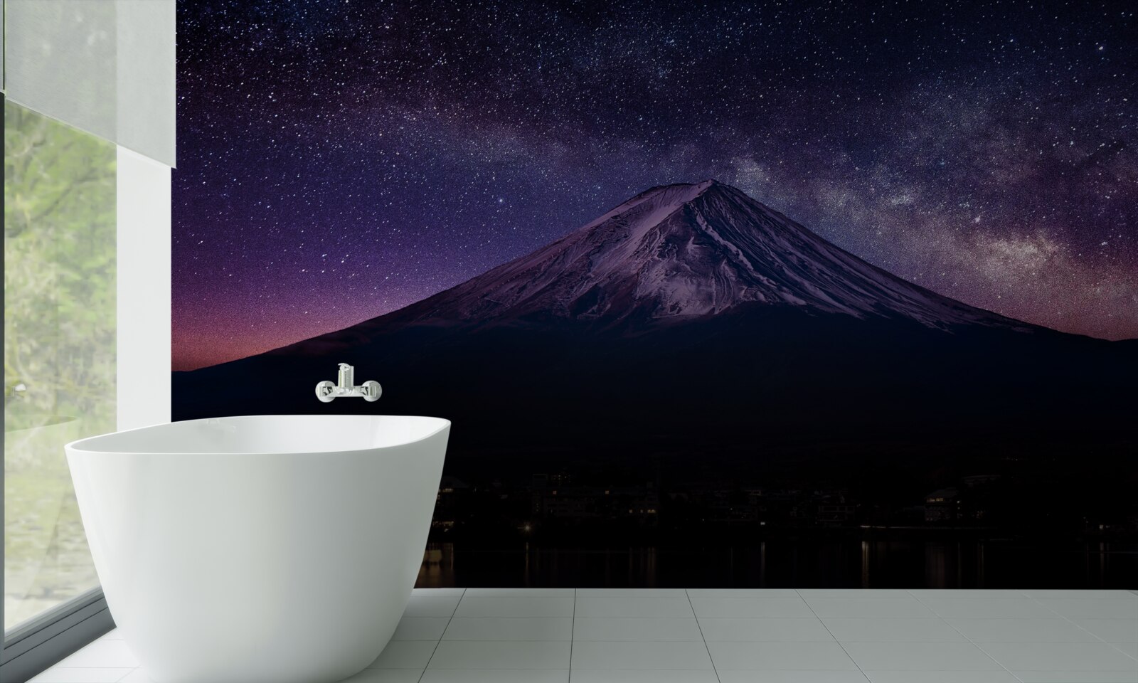 Fototapet cer înstelat cu o nuanță violet deasupra vârfului de munte