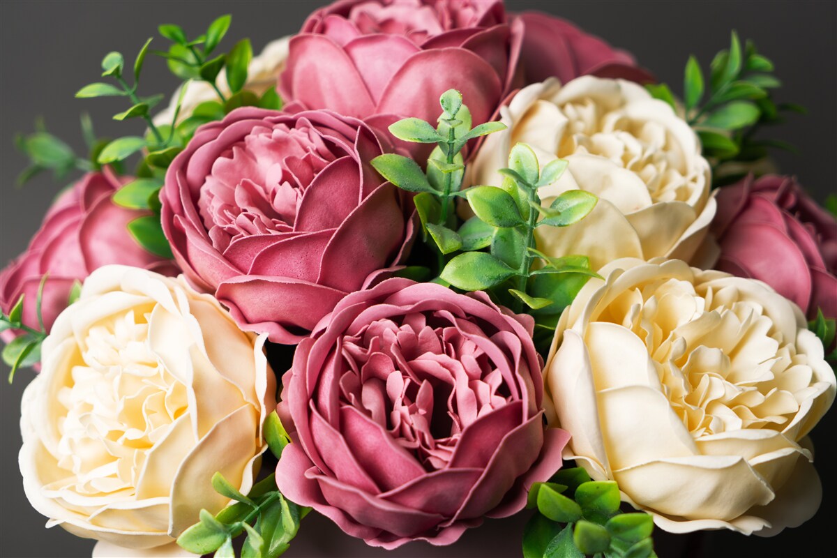 Fototapet buchet de trandafiri cu bujori