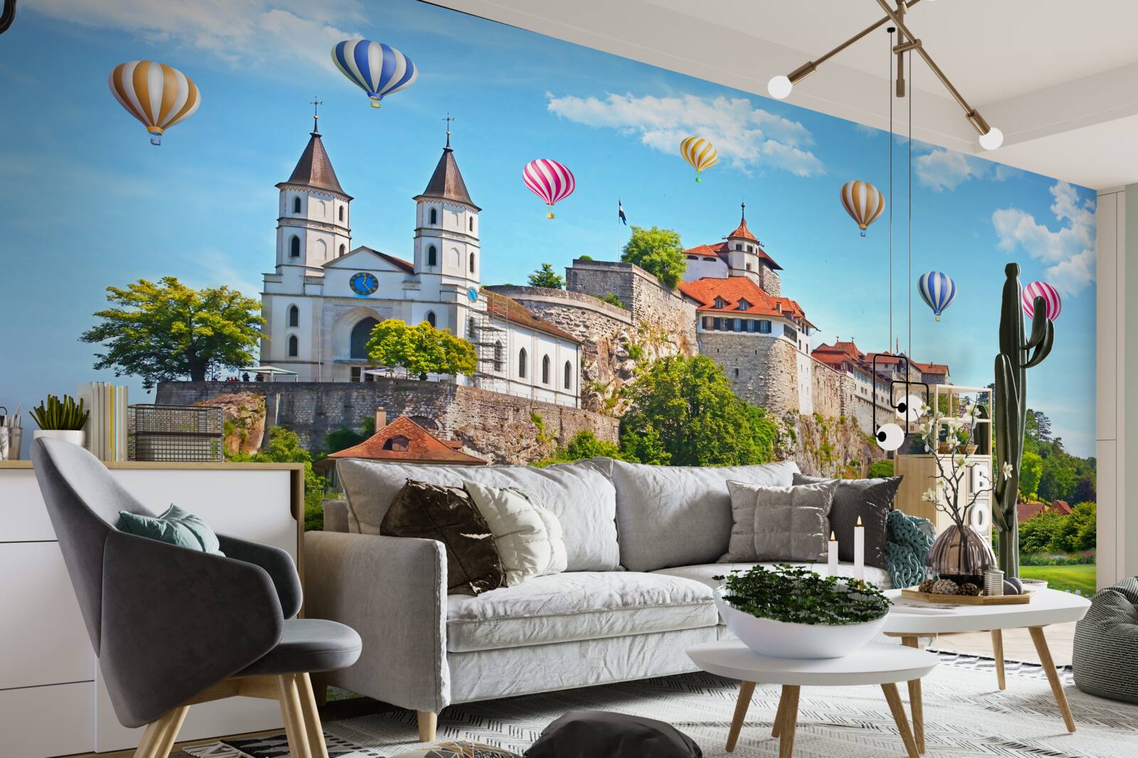 Fototapet baloane multicolore zboară deasupra acoperișurilor orașului