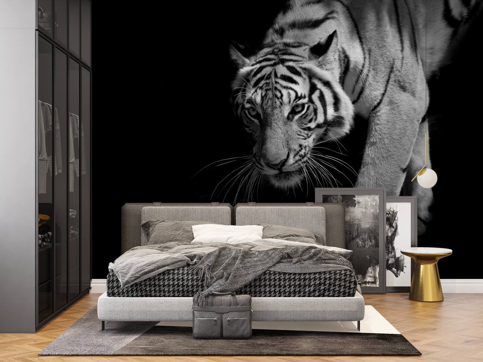 Fototapet tigru târându-se pe fundalul întunericului