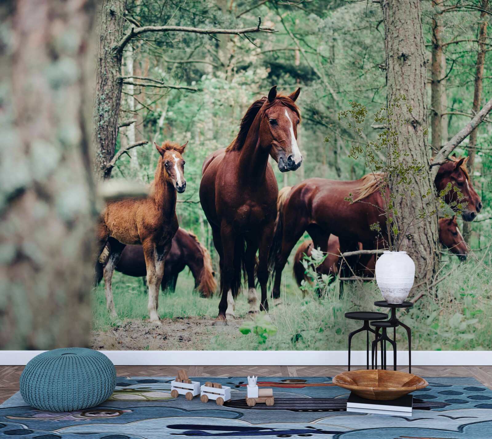 Fototapet cai plimbare în pădure în primăvară