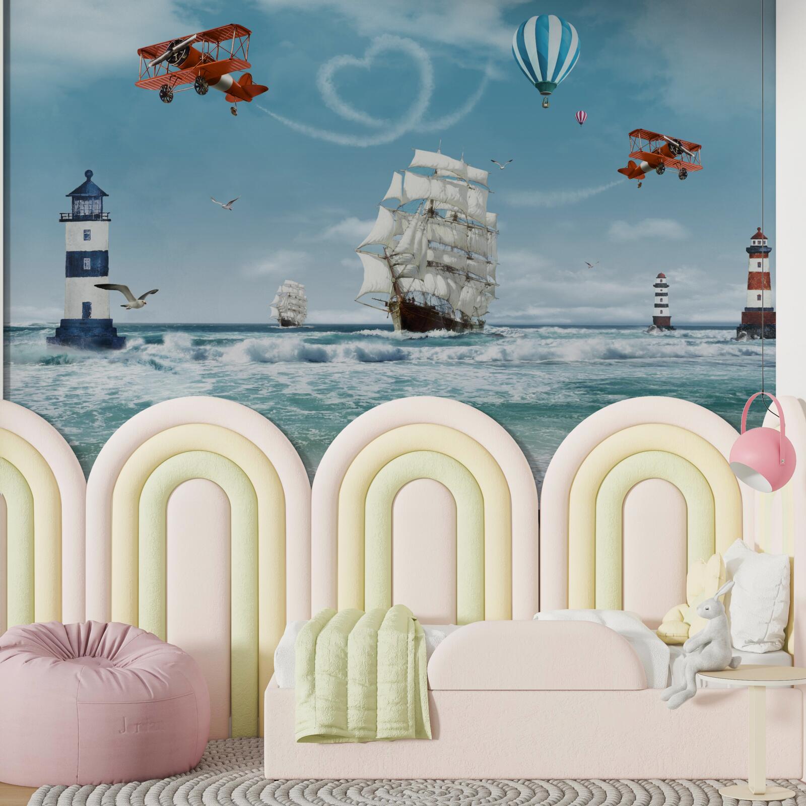 Fototapet aeronave și faruri în fundal, pe care se distinge brigantina