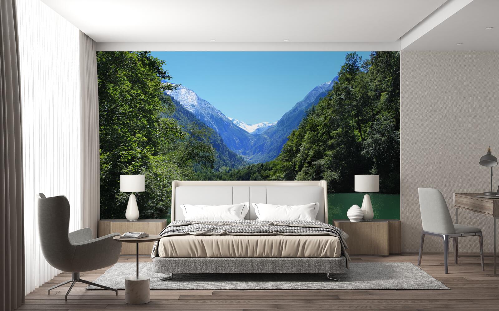 Fototapet un rezervor liniștit ascuns în pădurea deasă de pe versanții munților