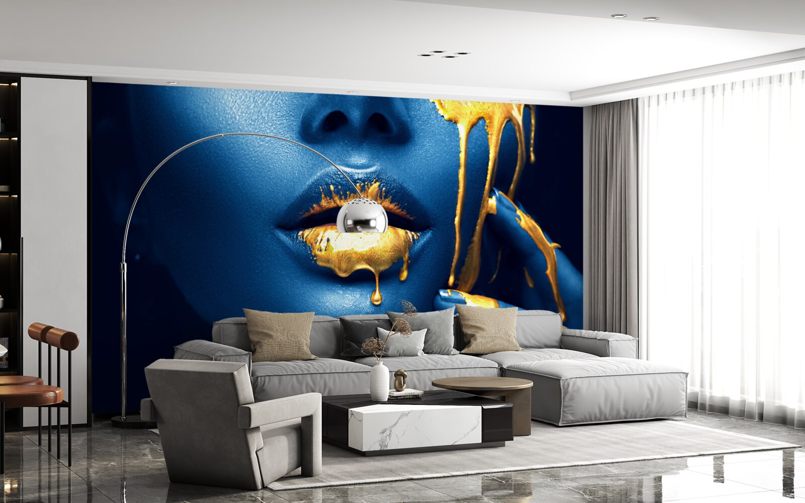 Fototapet femeie cu ruj auriu strălucitor pe buze