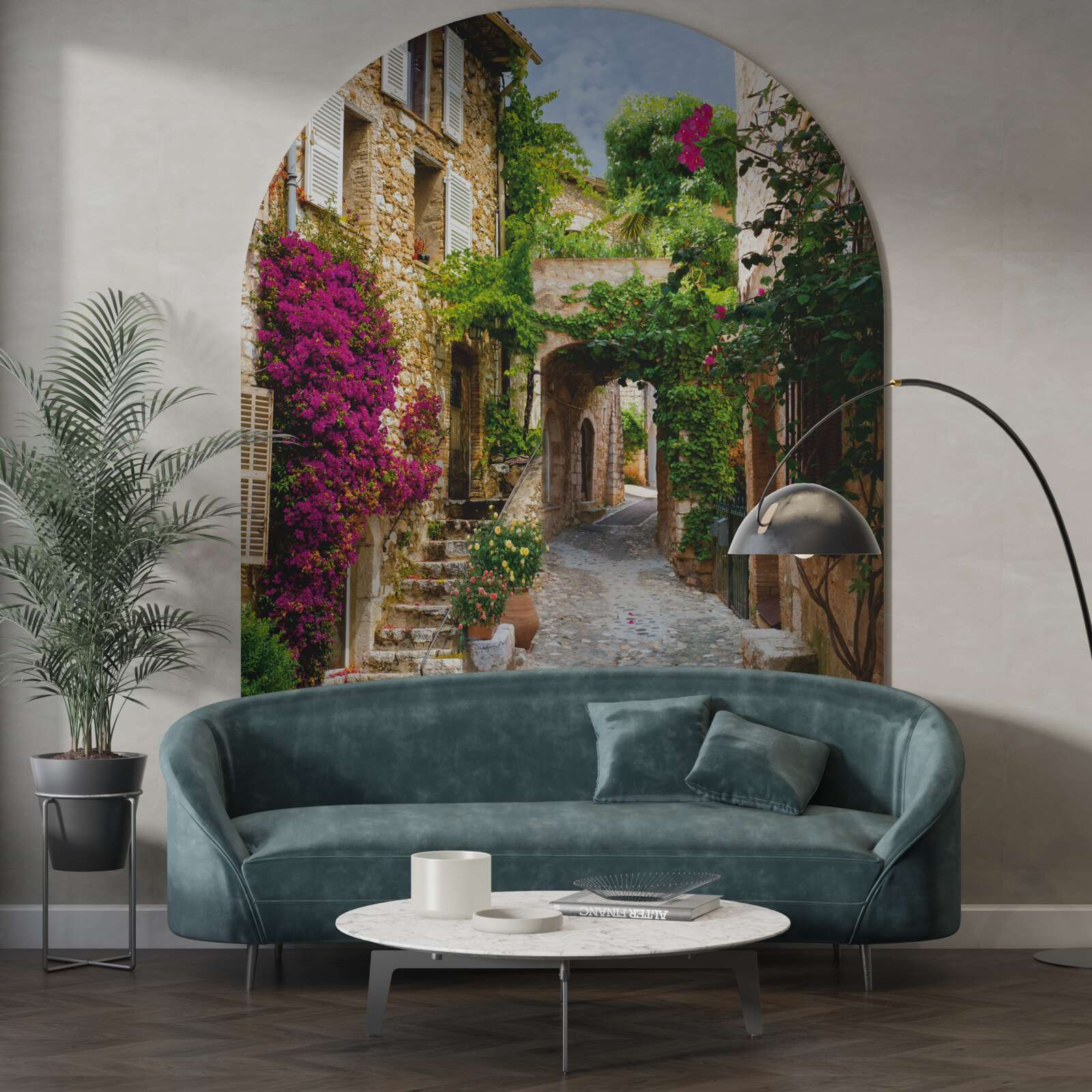 Fototapet strada veche prinde viață cu iedera în floare