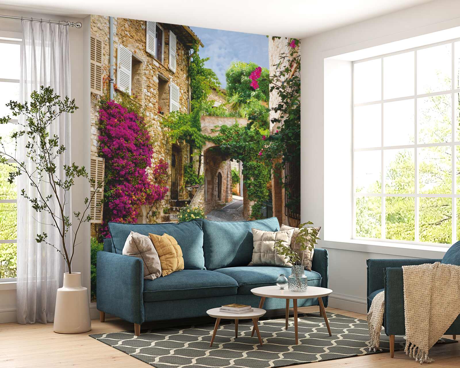 Fototapet strada veche prinde viață cu iedera în floare