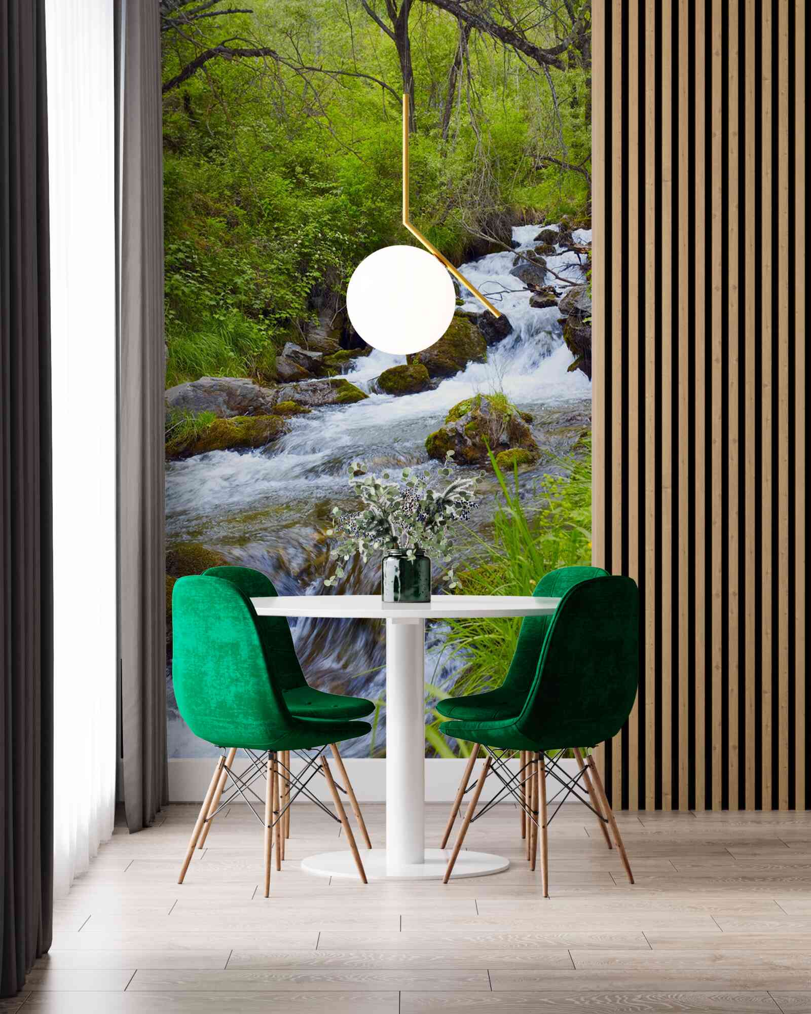 Fototapet cascadă care curge cu furie în mijlocul pădurii