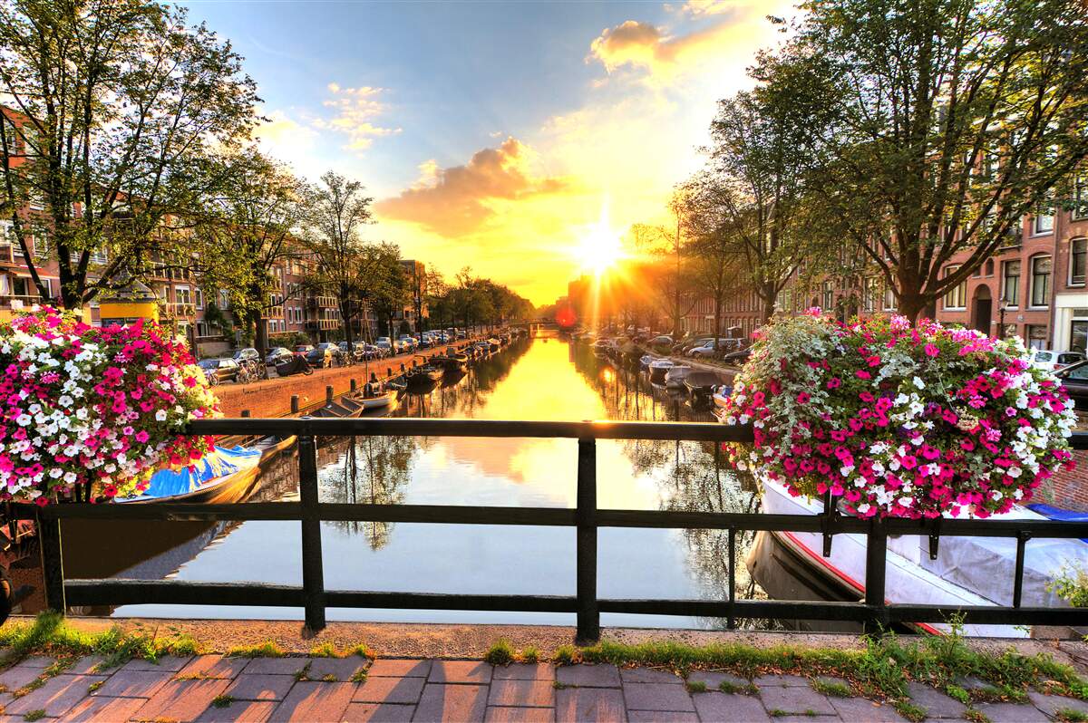 Fototapet inima amsterdamului este învăluită în apus