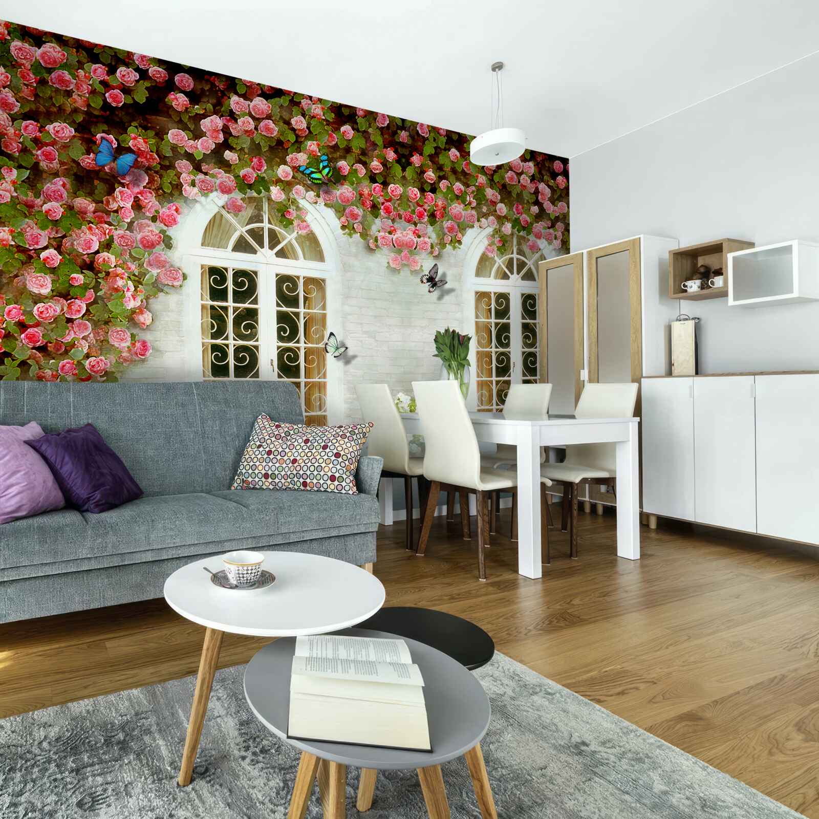 Fototapet ferestrele sunt înconjurate de trandafiri înfloriți