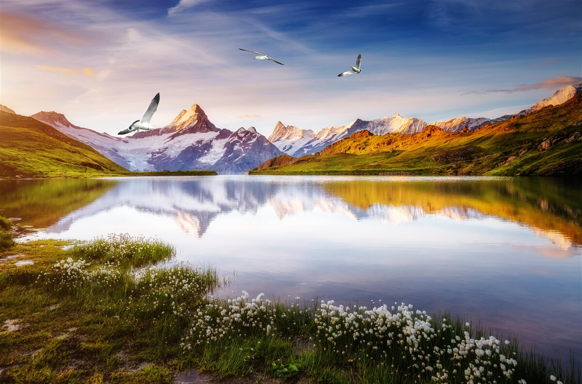 Fototapet apus de soare pe un râu de munte