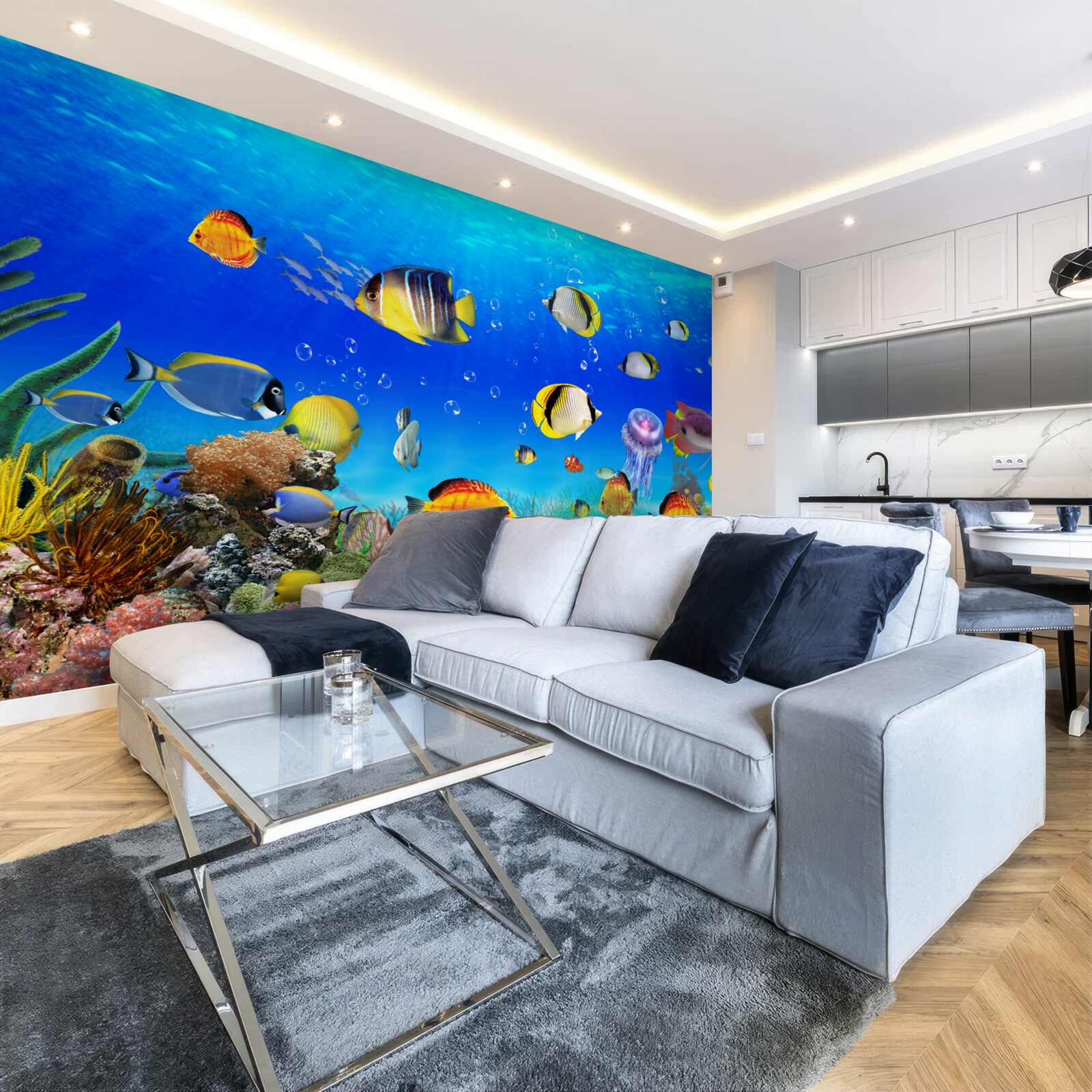 Fototapet pești colorați în apă albastră
