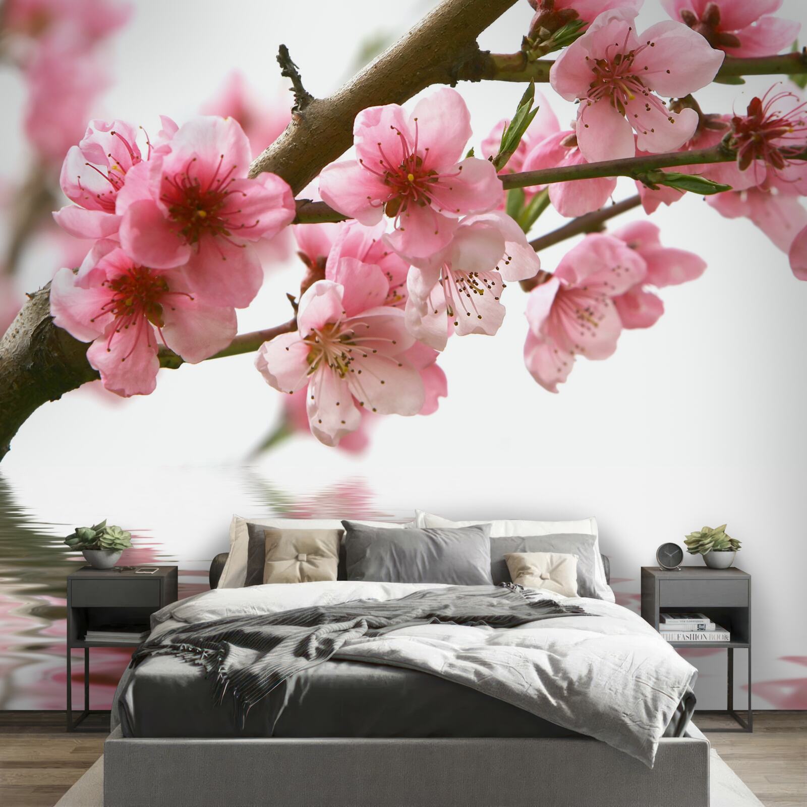 Fototapet ramură de sakura roz atârnând deasupra apei