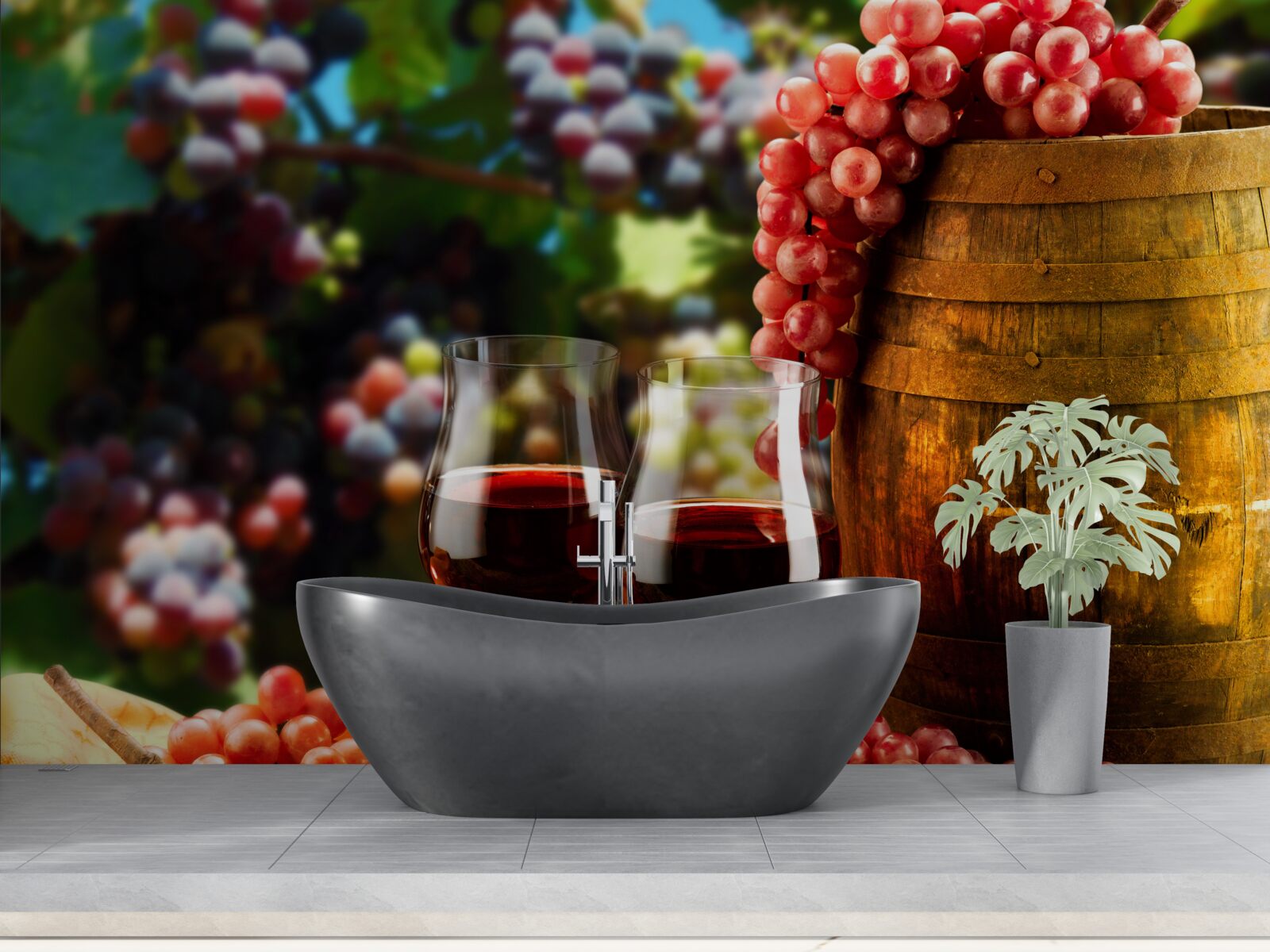 Fototapet ciorchinii de struguri formează fundalul pentru paharele de vin umplute cu vin