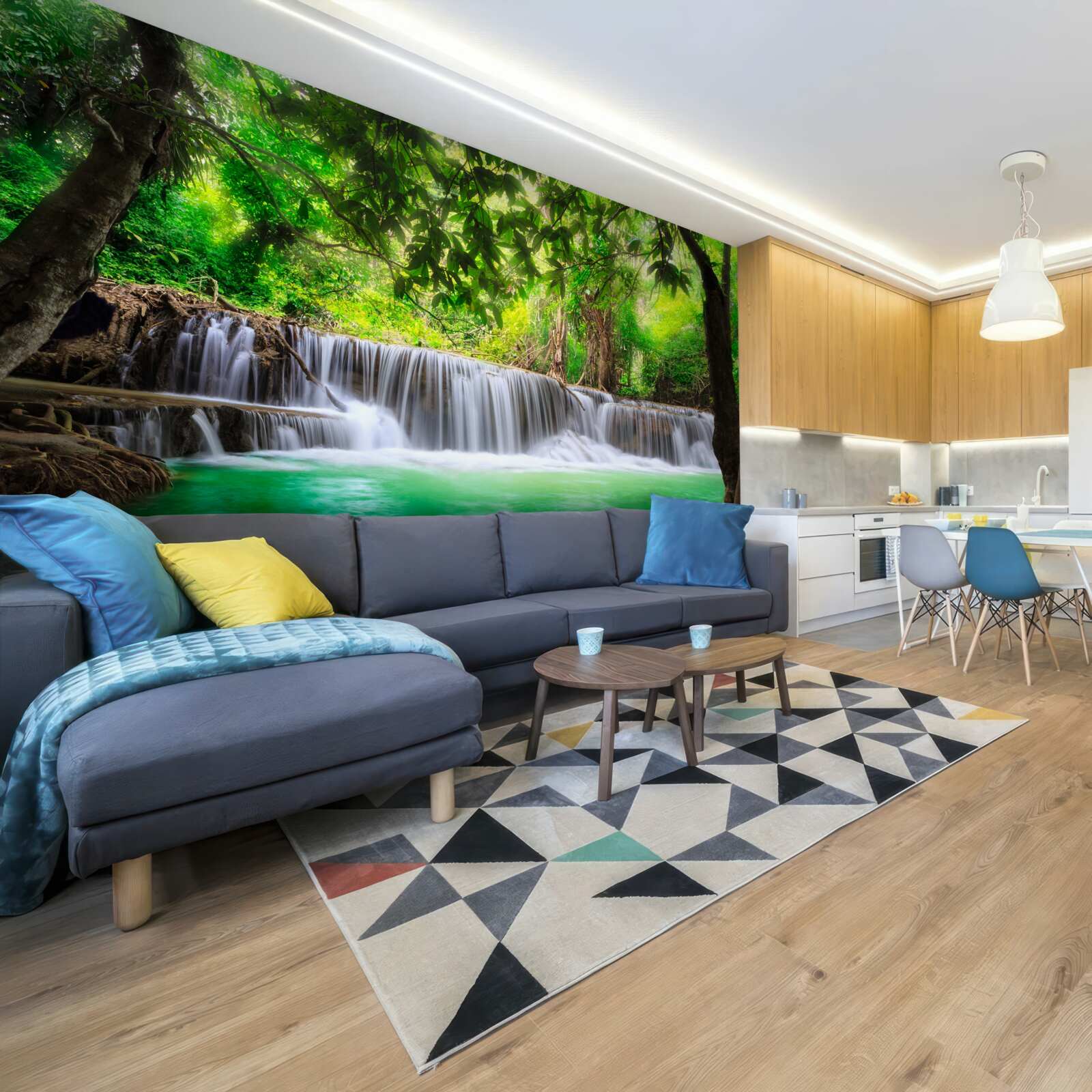 Fototapet cascada din pădure își hrănește apa cu culoarea smaraldului