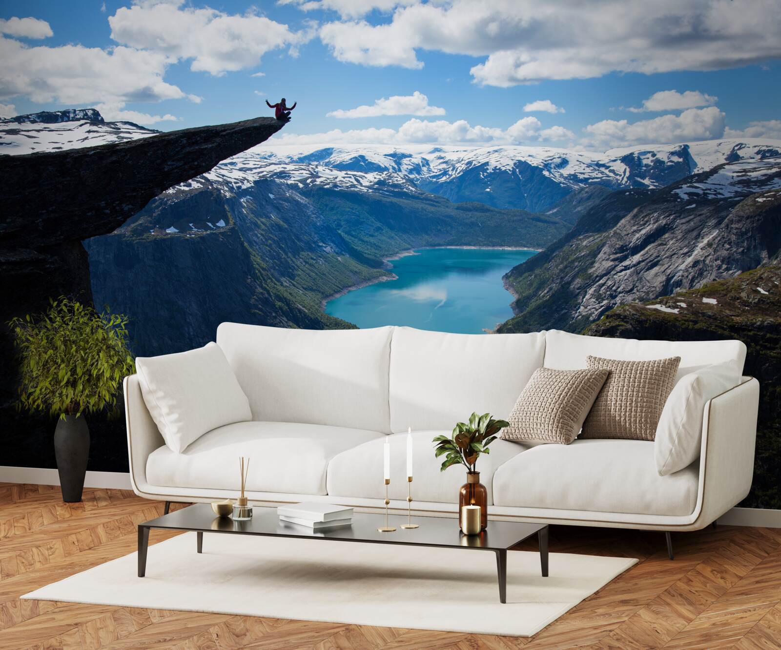 Fototapet vârful se înalță maiestuos peste prăpastie