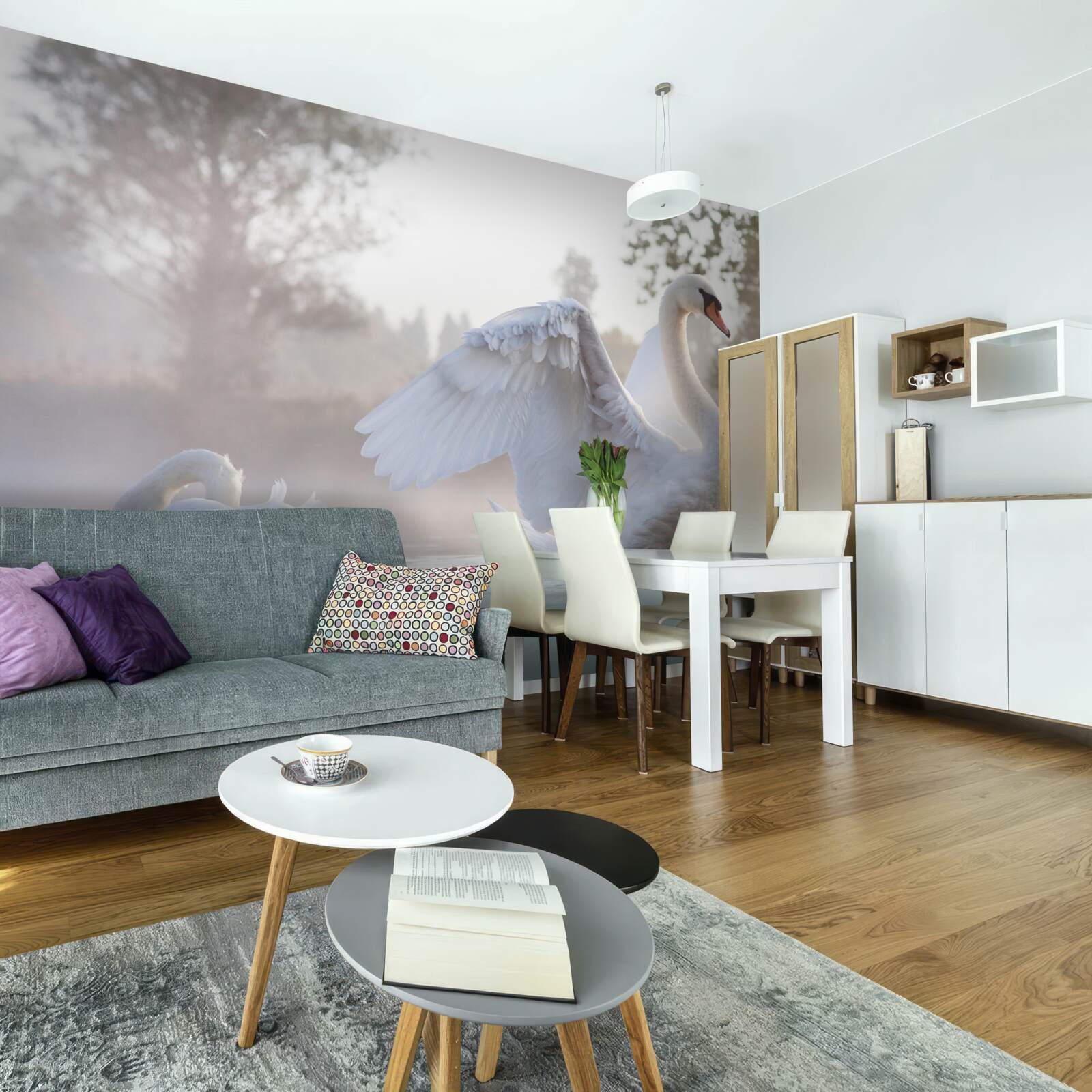 Fototapet lebădă maiestuoasă albă ca zăpada plutind pe apă