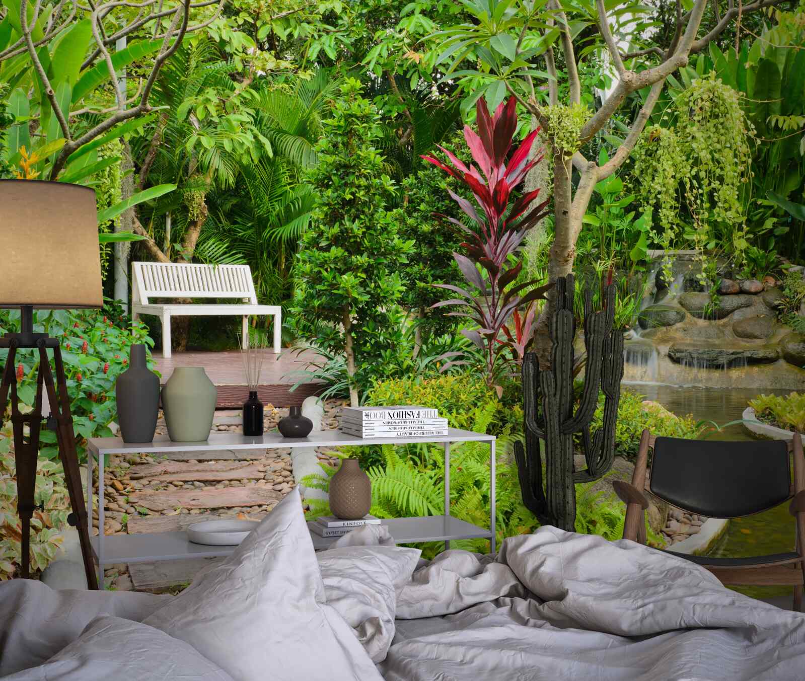 Fototapet paradis tropical într-o zonă împădurită lângă un iaz