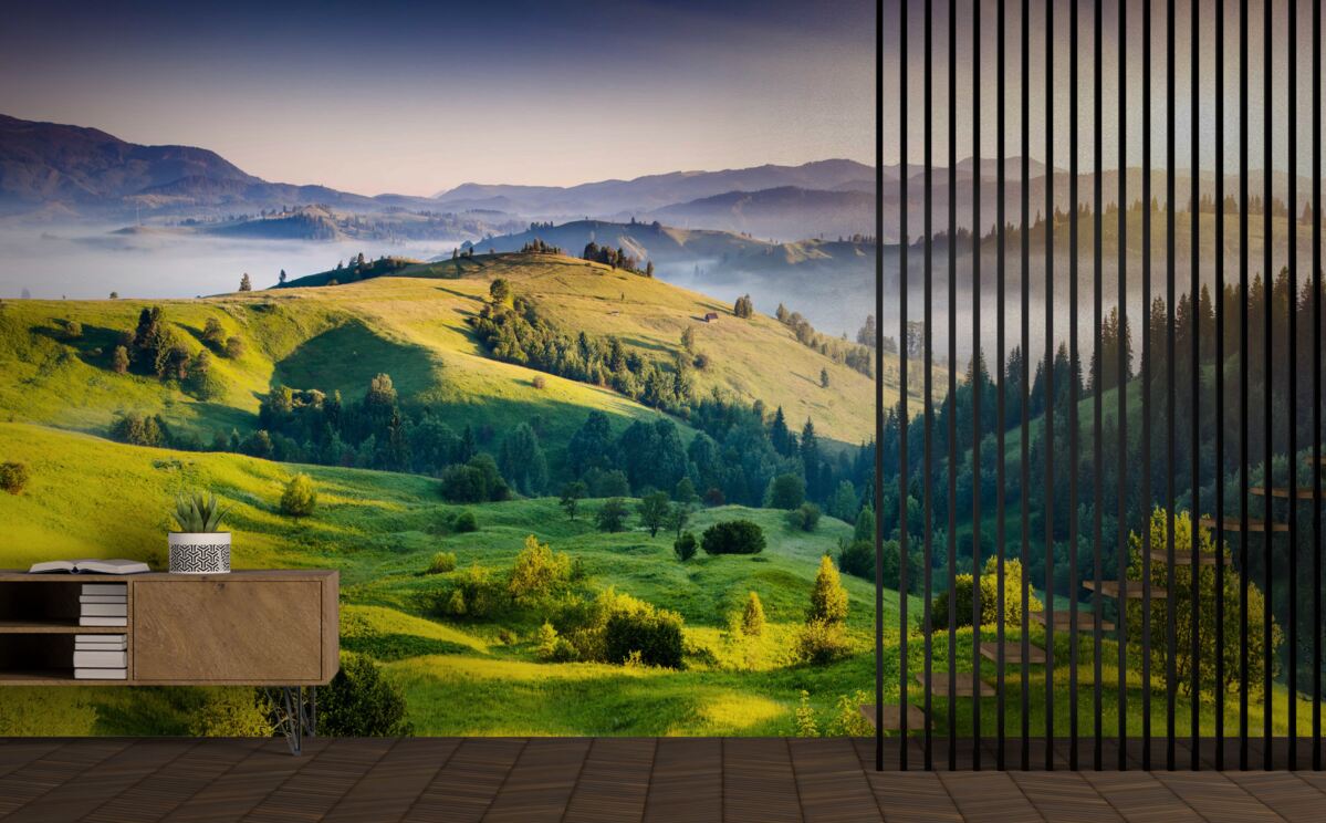 Fototapet pajiștile de munte prind viață în razele calde ale zorilor