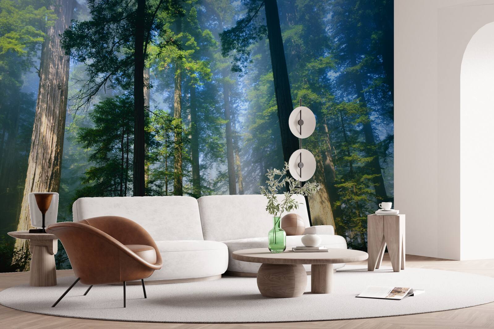 Fototapet strat subțire de ceață printre copacii înalți din pădure