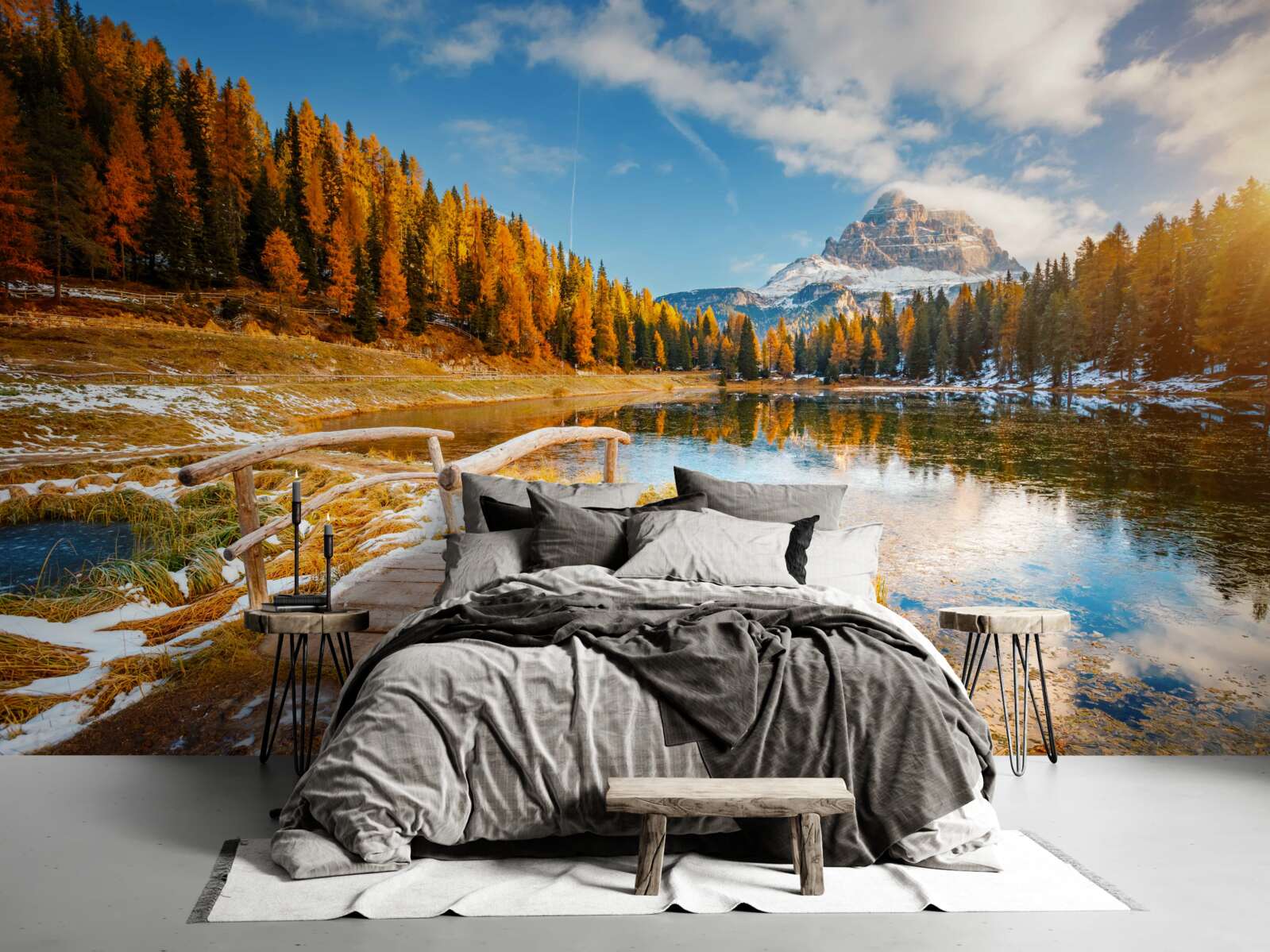 Fototapet peisaj de toamnă cu un munte la orizont