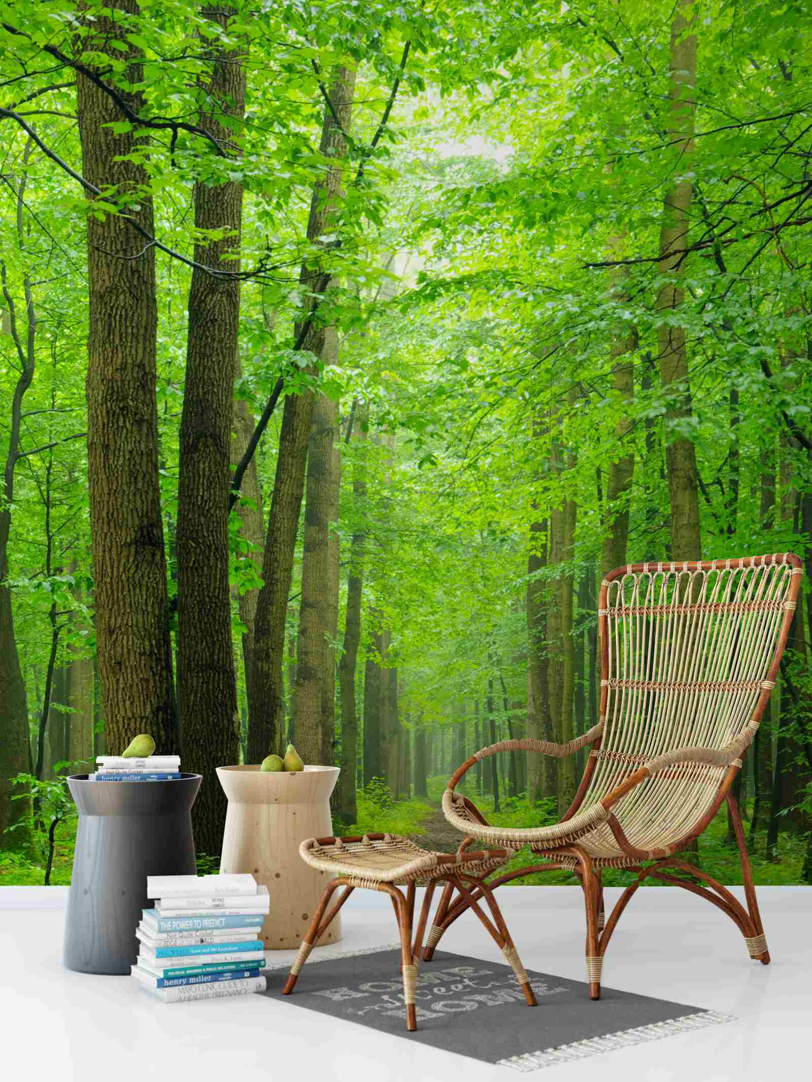 Fototapet o cale confortabilă printr-o pădure grațioasă de foioase