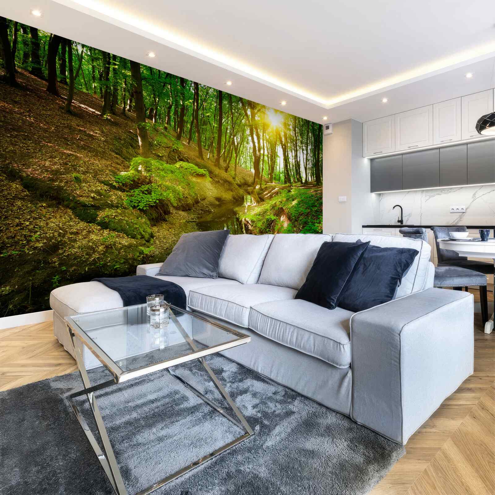 Fototapet lumina soarelui de dimineață într-o pădure verde plină de frunze