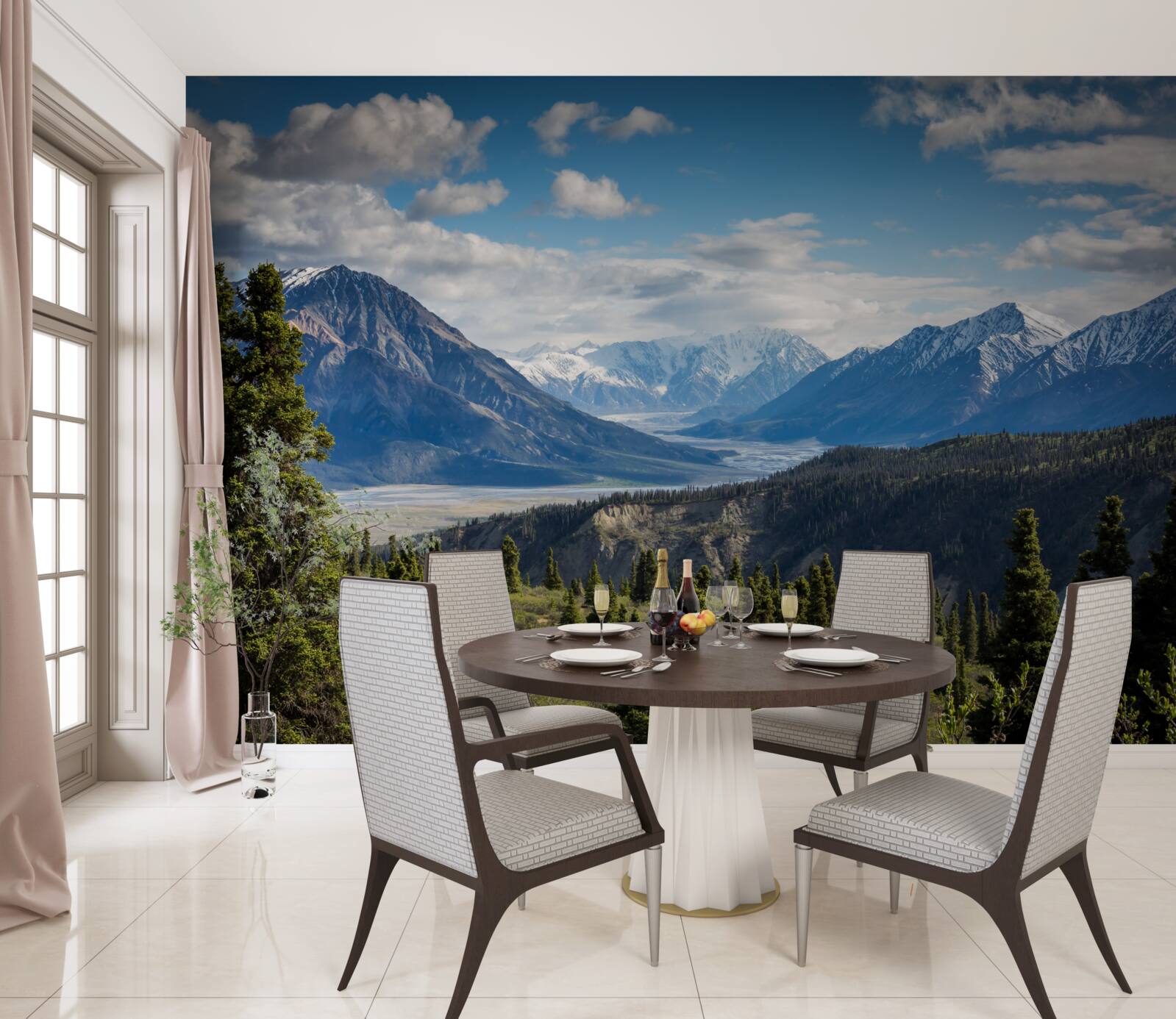 Fototapet o ramură a munților acoperită de copaci la marginea pădurii