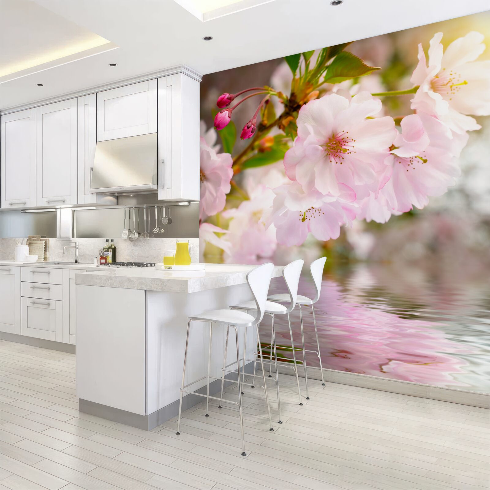 Fototapet ramuri de cireș cu flori roz atârnă deasupra apei