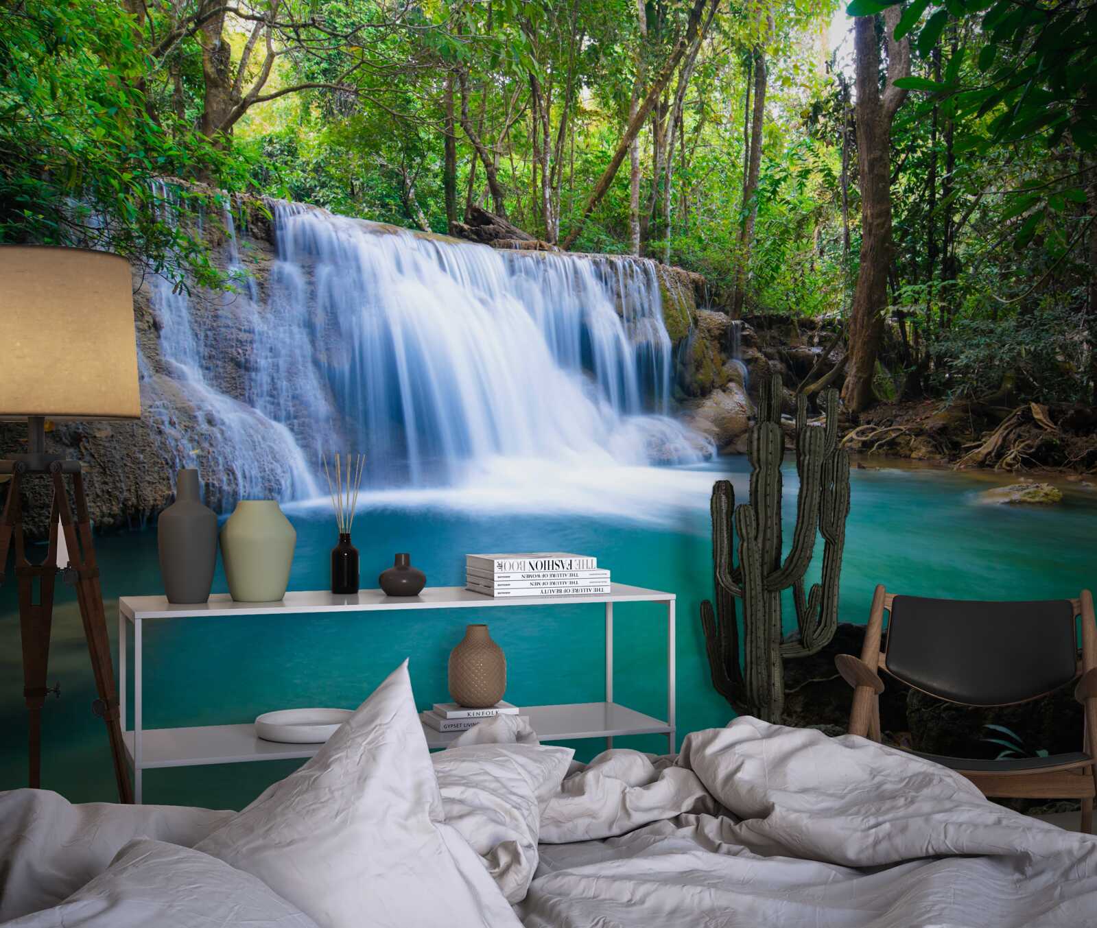 Fototapet apele uimitor de limpezi ale ochiului de apă din pădure