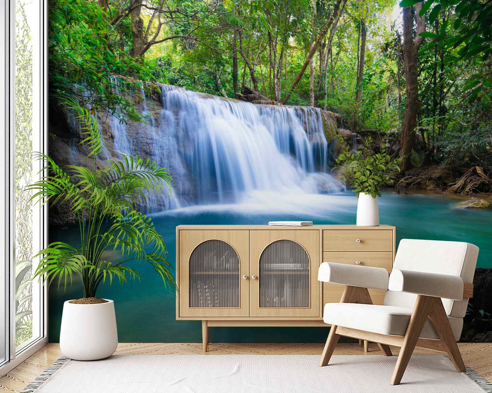 Fototapet apele uimitor de limpezi ale ochiului de apă din pădure