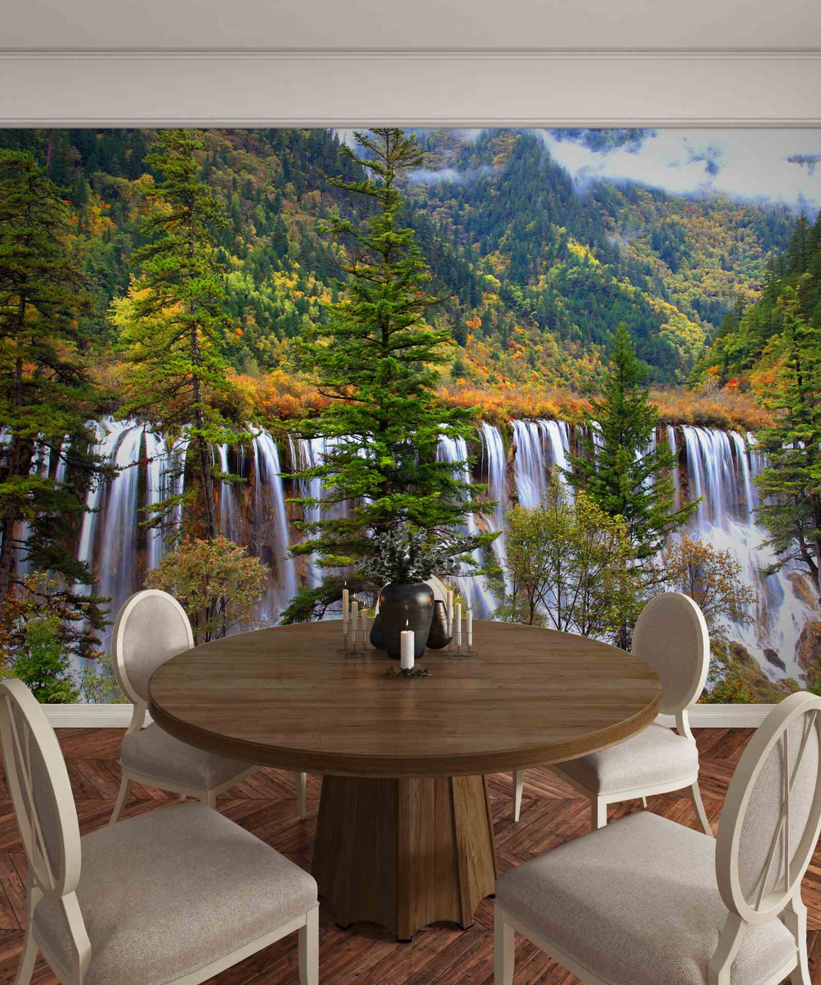 Fototapet o cascadă uriașă care curge pe versantul muntelui