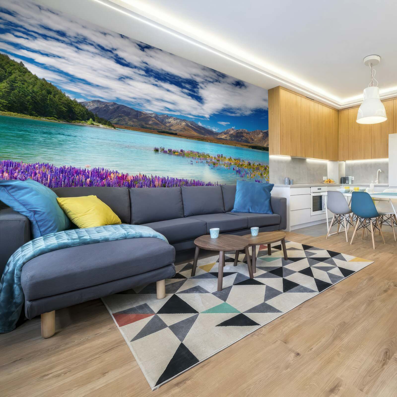 Fototapet florile se reflectă în apa cristalină a unui lac de munte