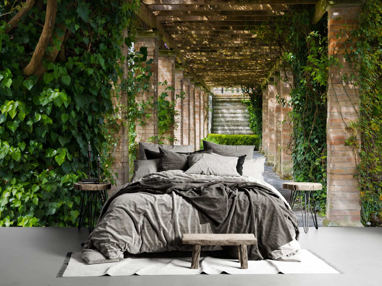 Fototapet fascinant tunel maro înconjurat de plante verzi