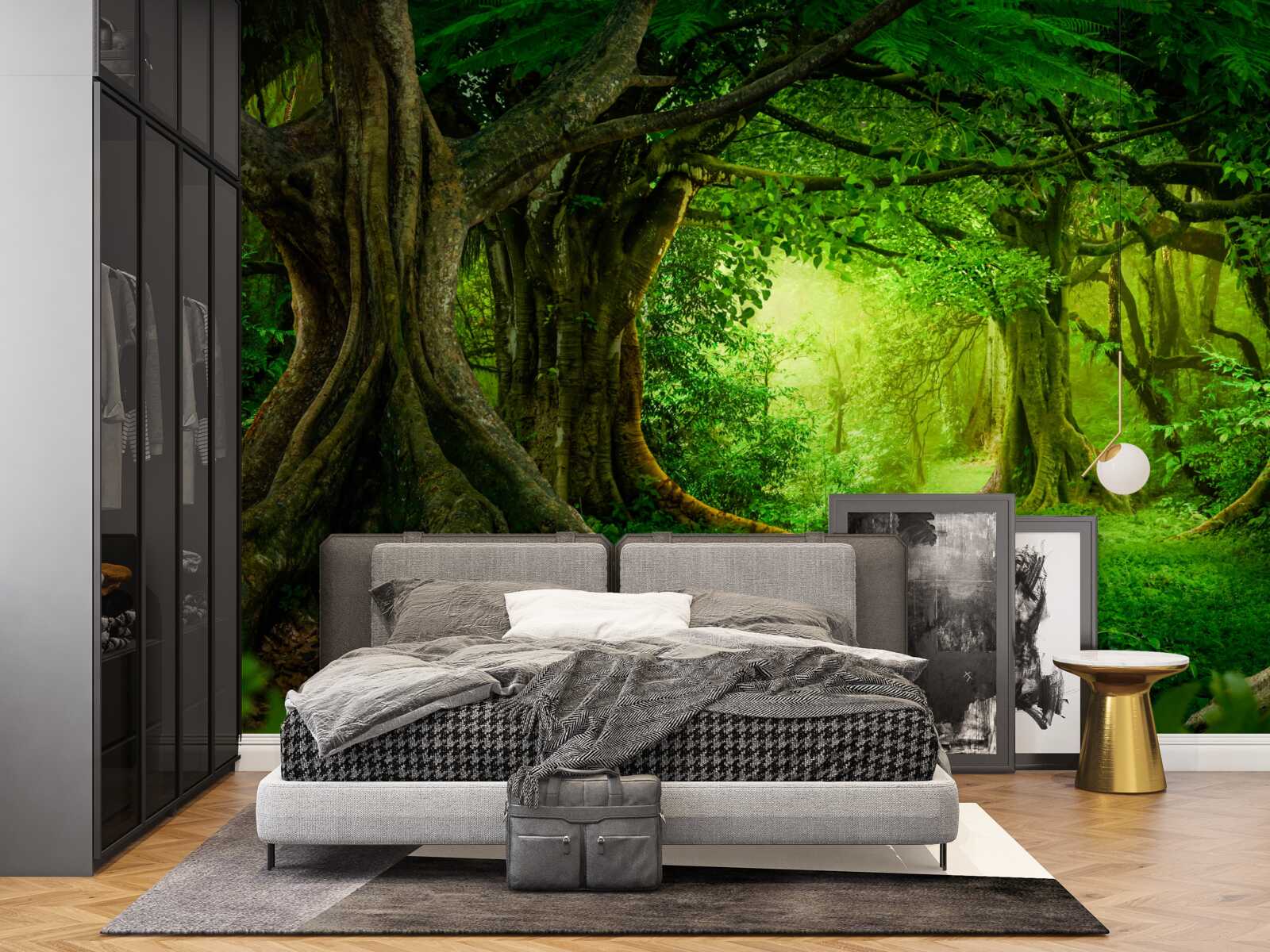 Fototapet copaci bătrâni într-un tufiș verde