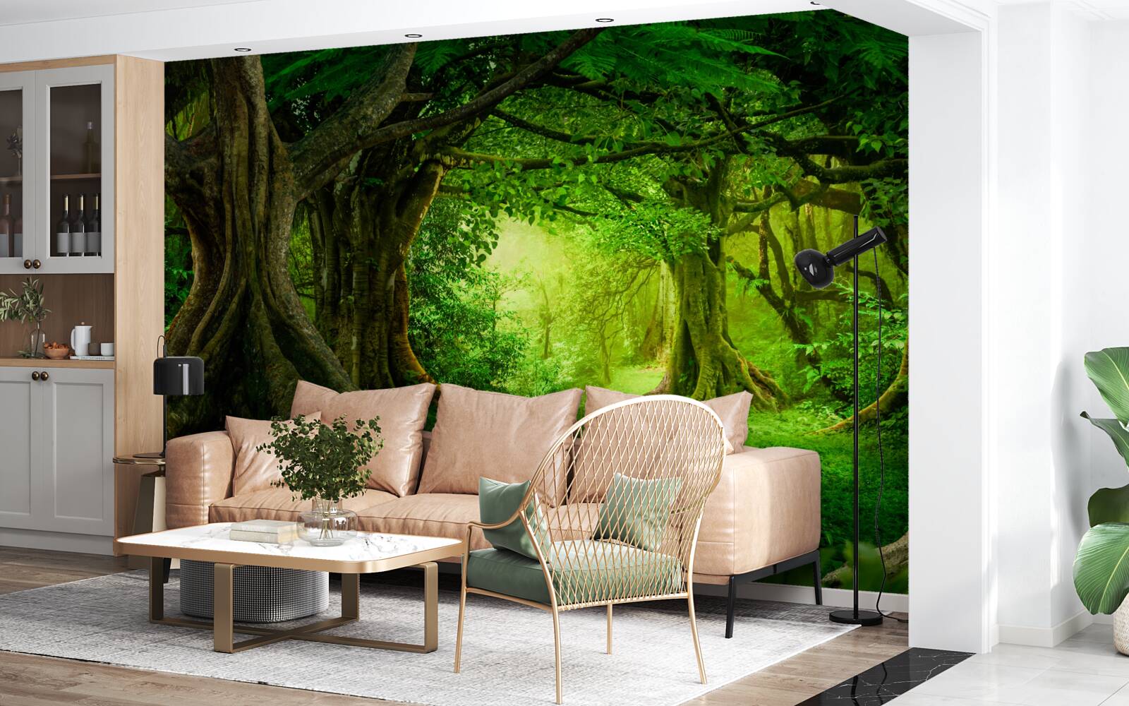 Fototapet copaci bătrâni într-un tufiș verde