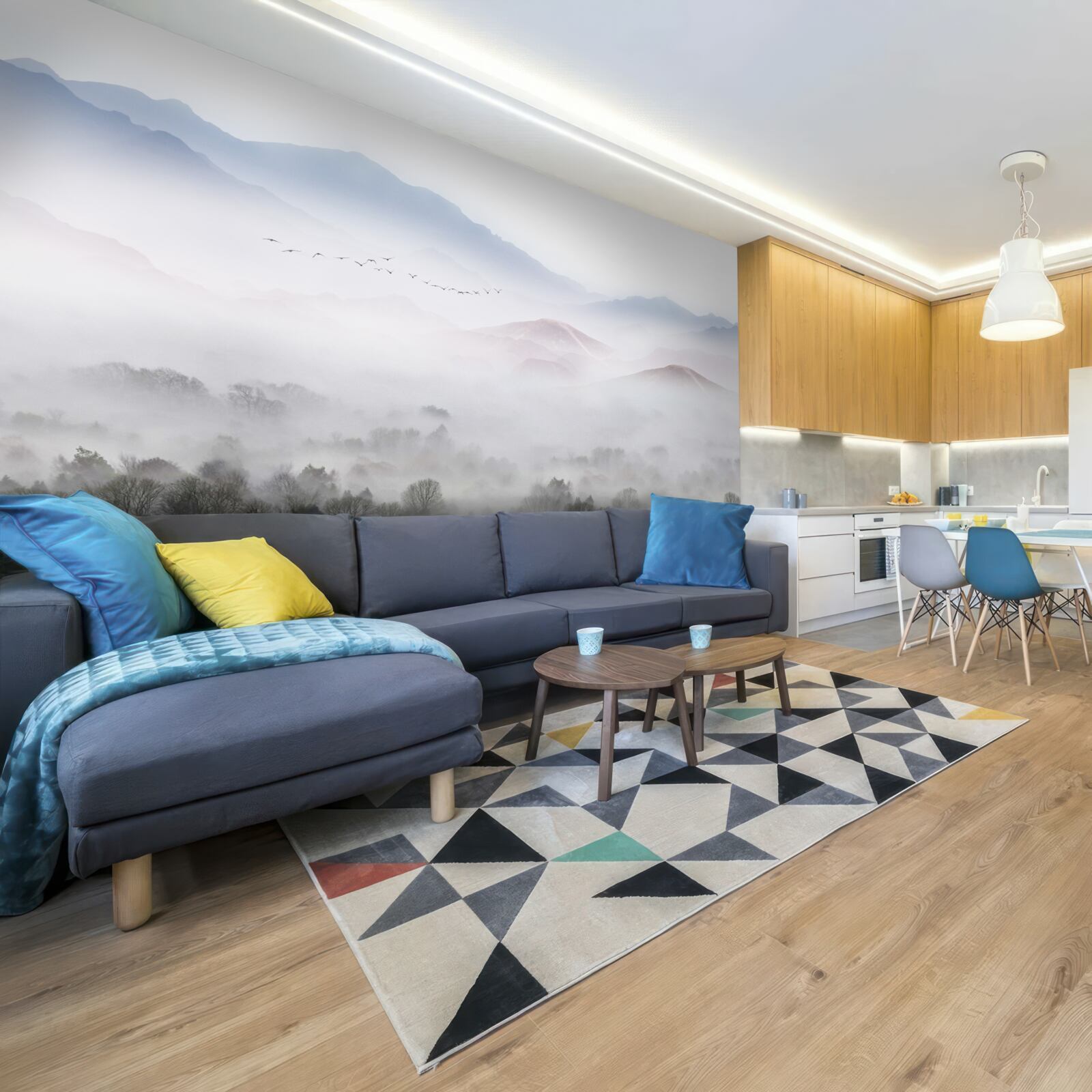 Fototapet o ceață densă și rece învăluie vârfurile munților