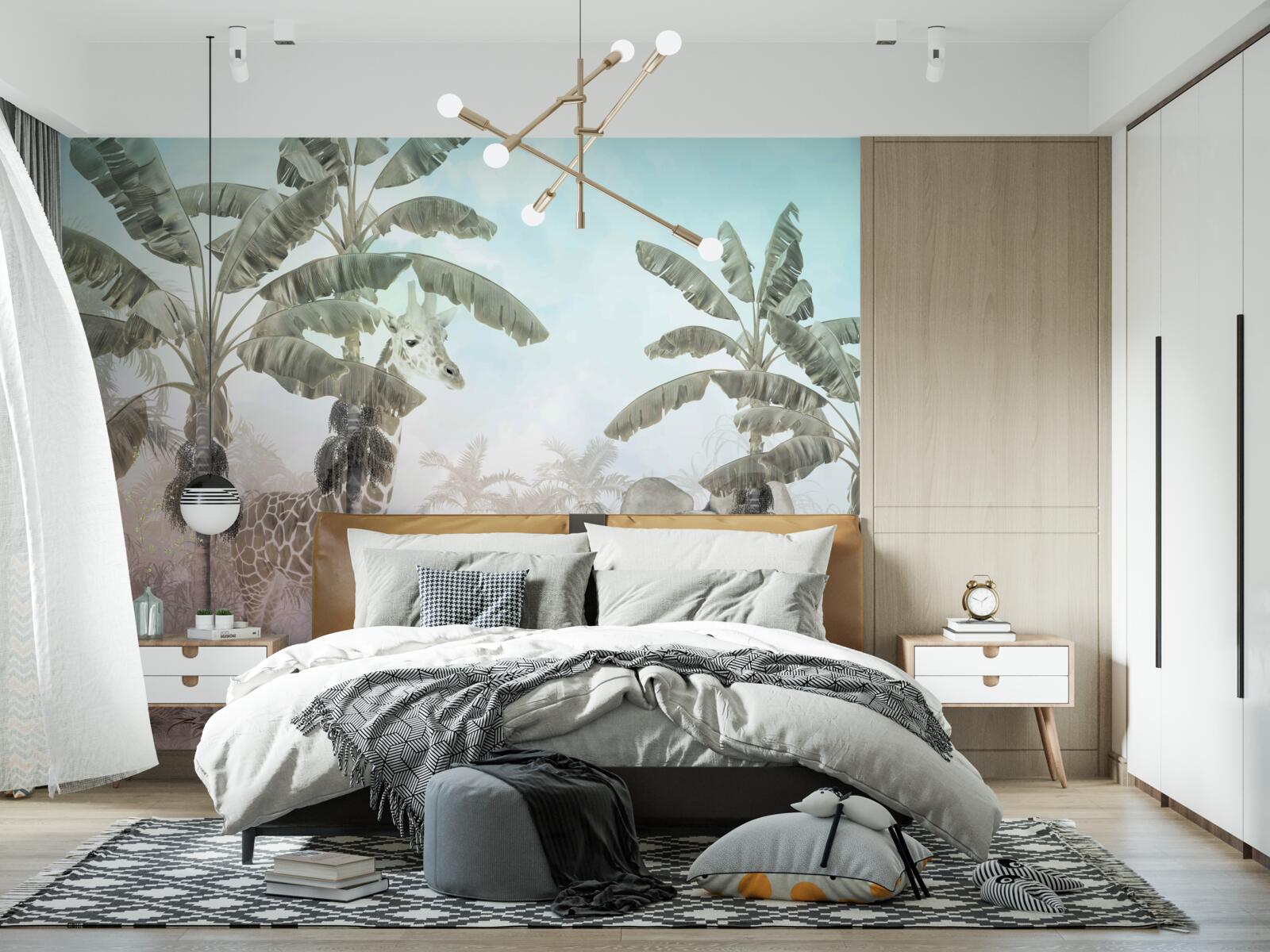 Fototapet palmieri mari cu frunze largi și diverse animale