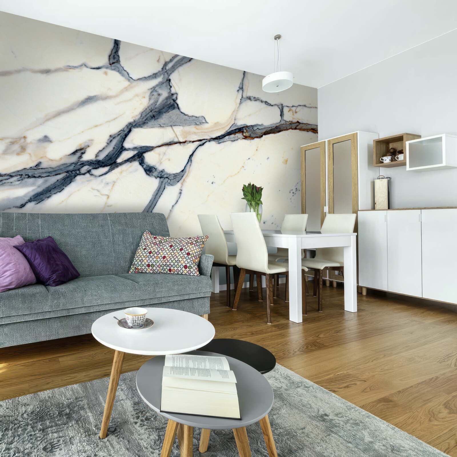 Fototapet marmură deschisă cu infuzii negre