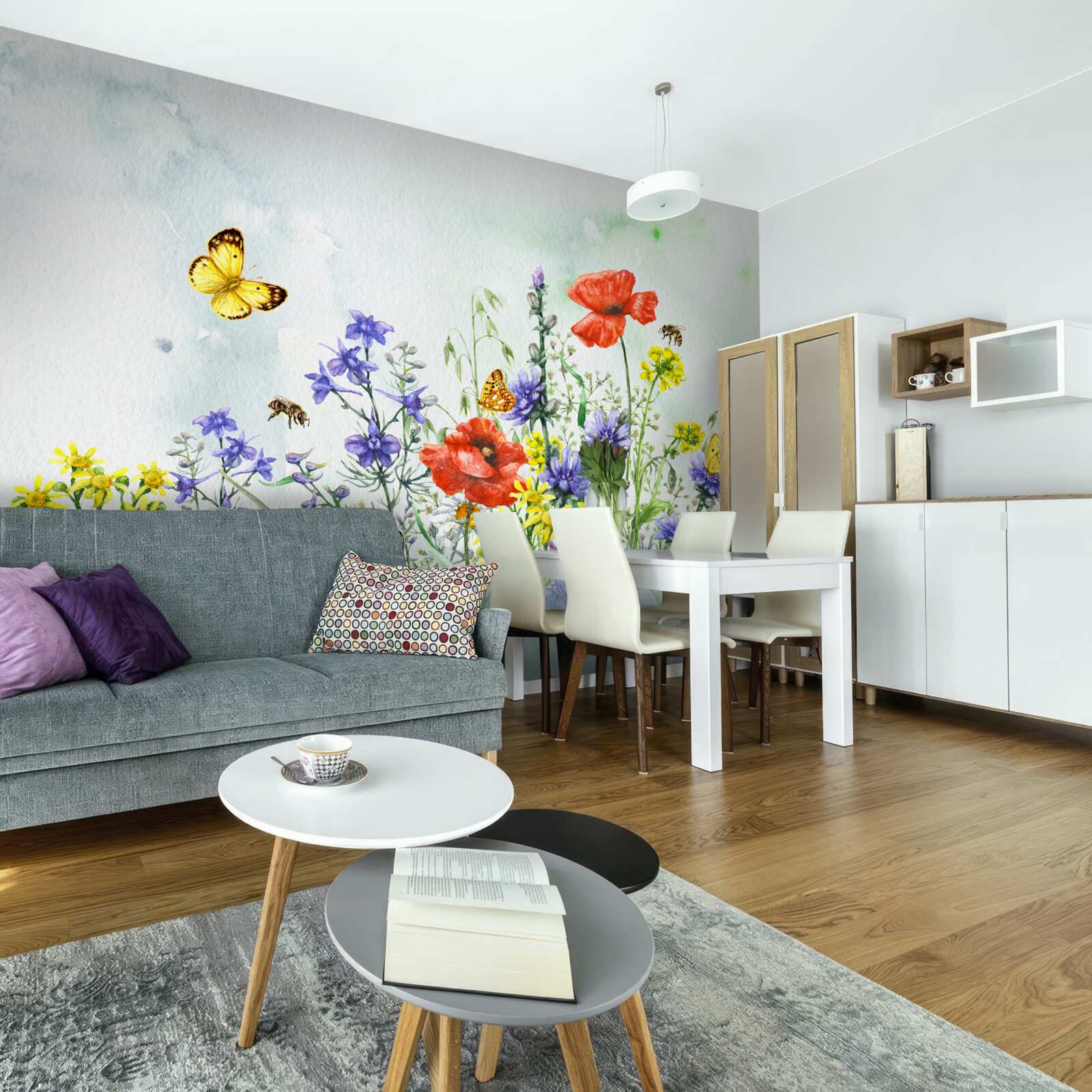 Fototapet Fluturi spectaculoși și flori de pajiște în timpul verii