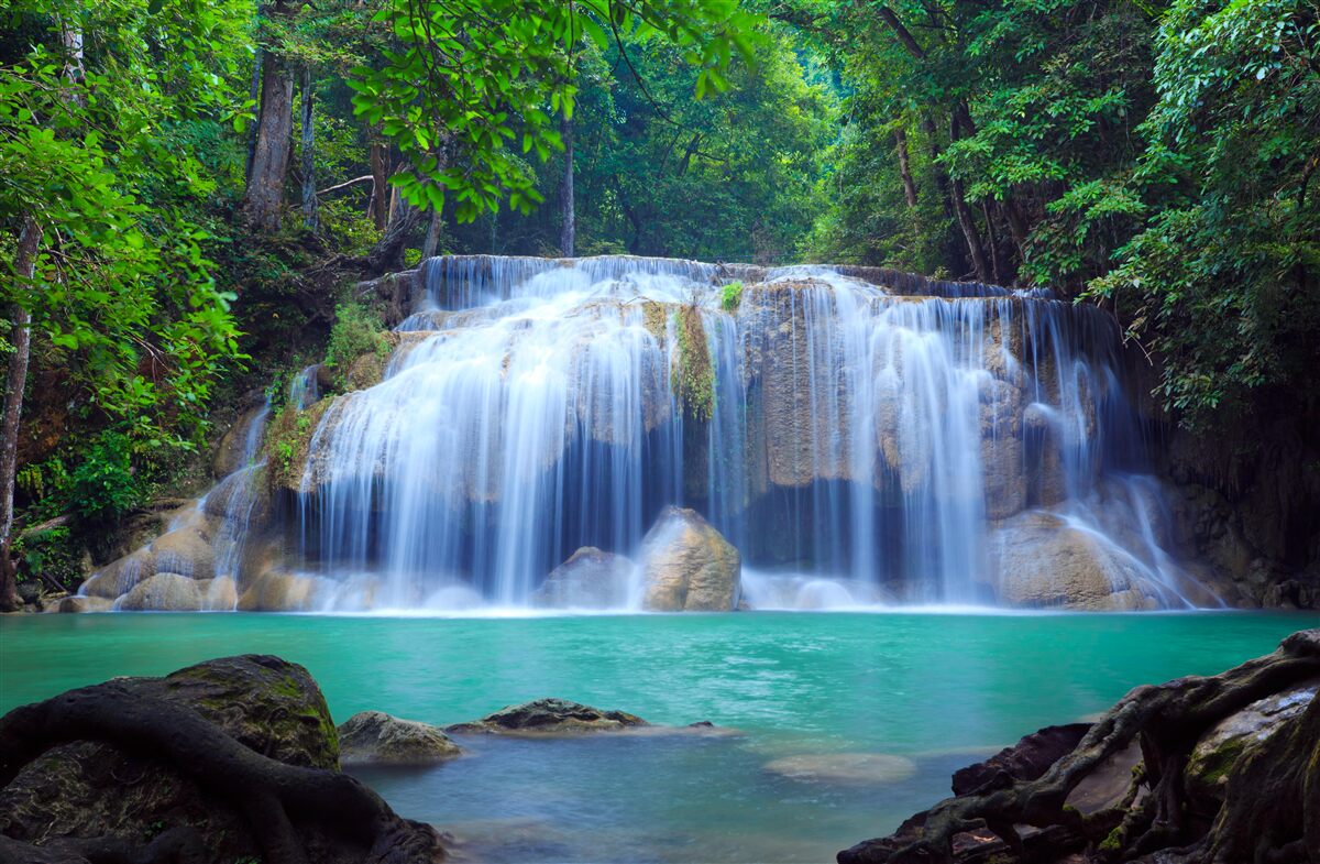 Fototapet cascada erawan din kanchanaburi, thailanda