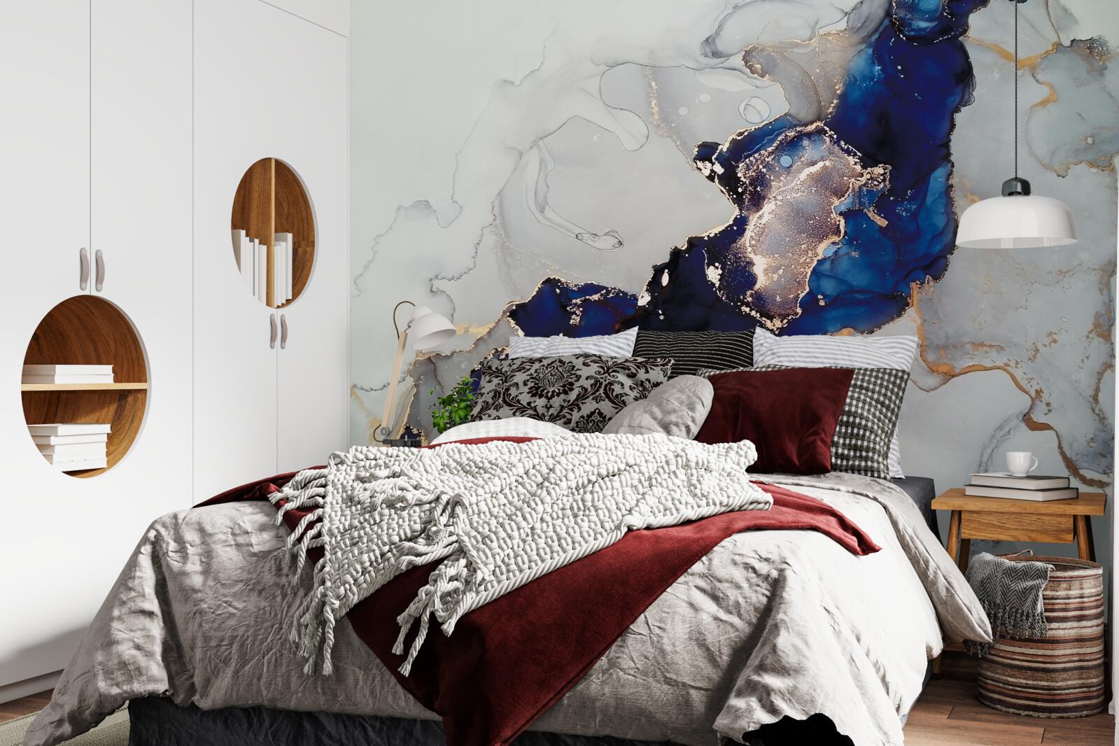 Fototapet margine aurie pe un fond de pete albastre