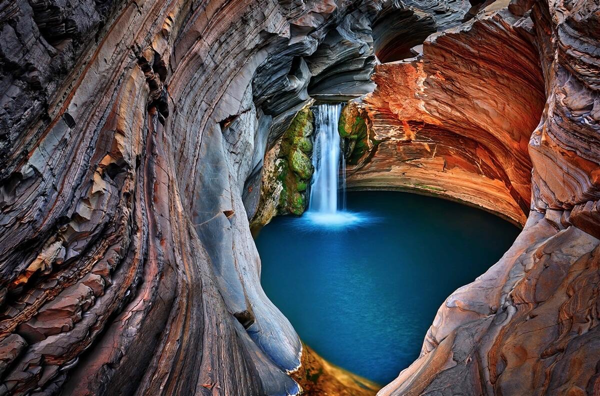 Fototapet colț de peșteră