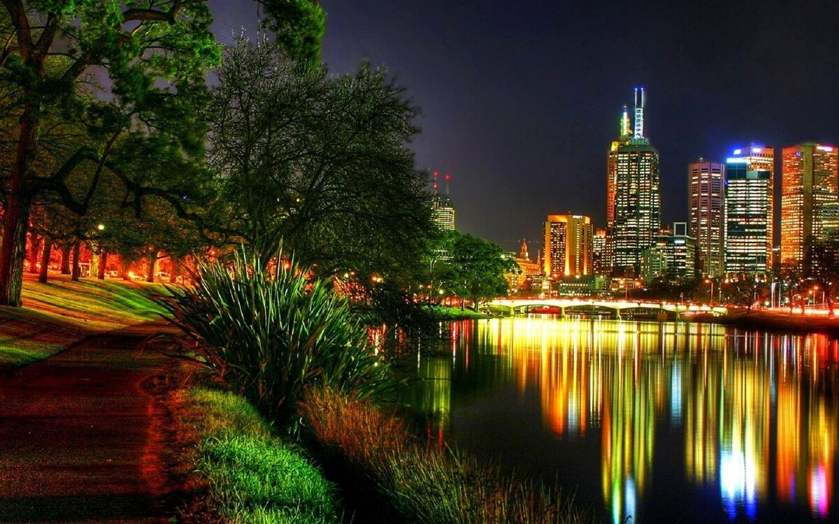 Fototapet terasament abandonat în seara