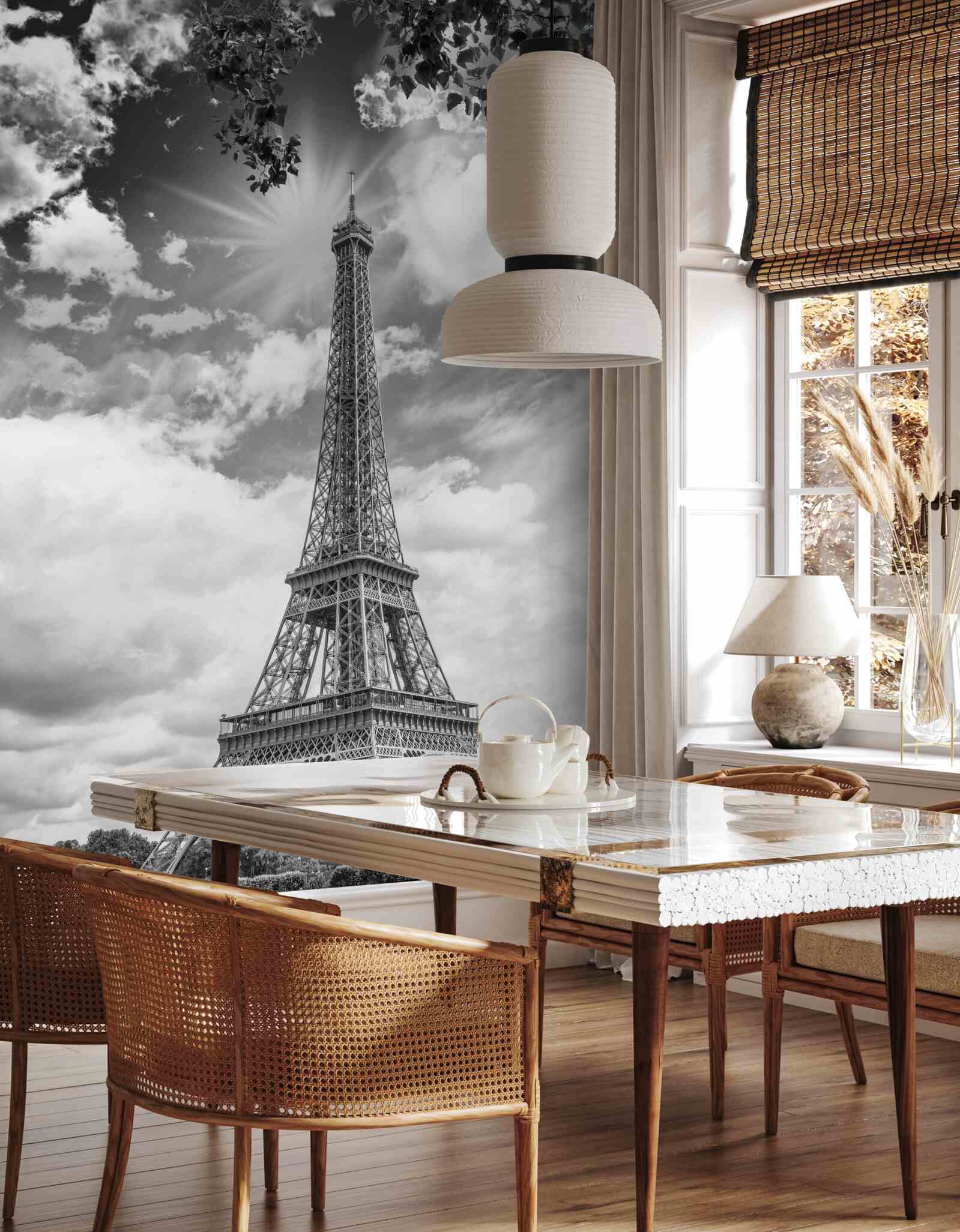 Fototapet turnul eiffel în alb și negru în lumina soarelui