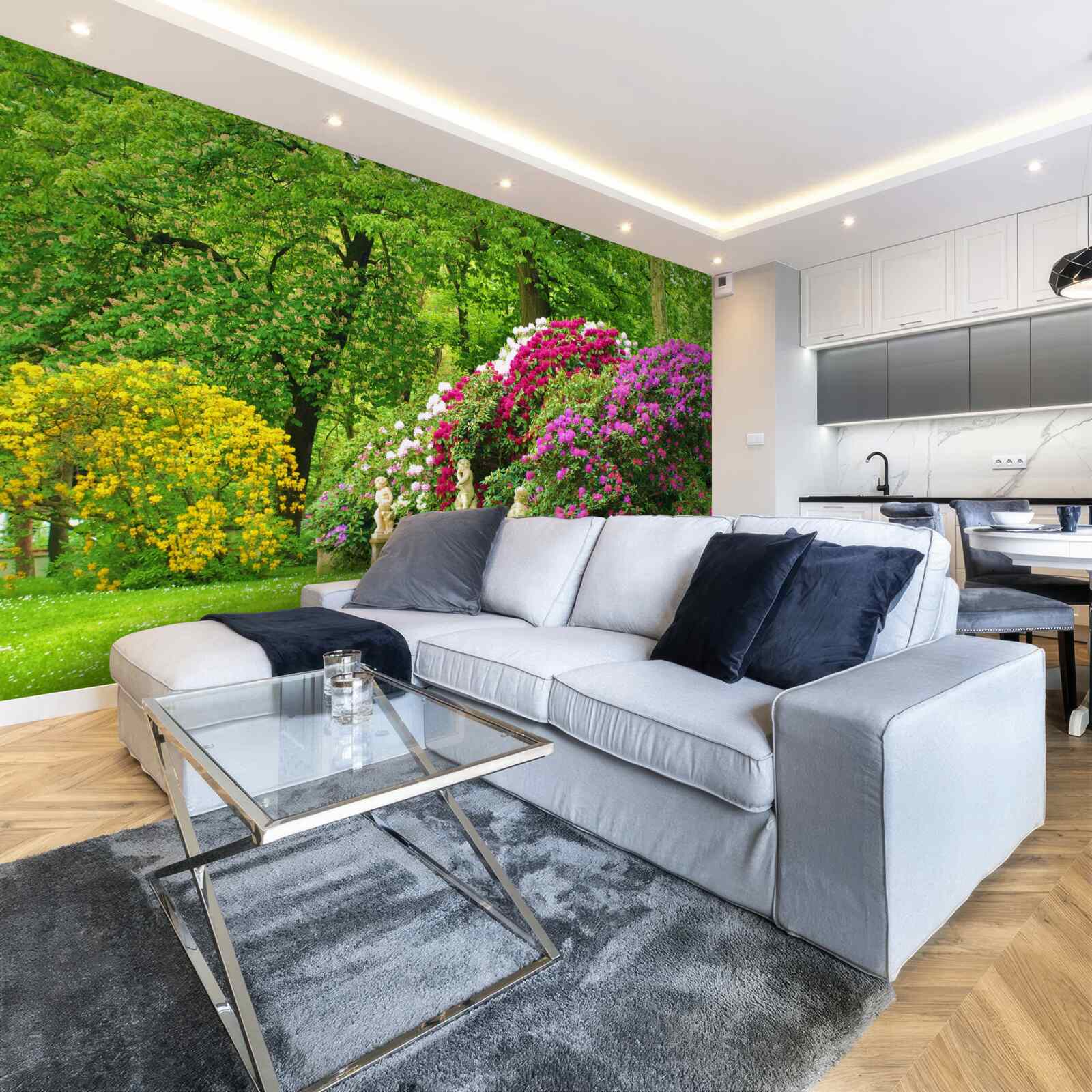 Fototapet arbuști de diferite culori printre verdeață